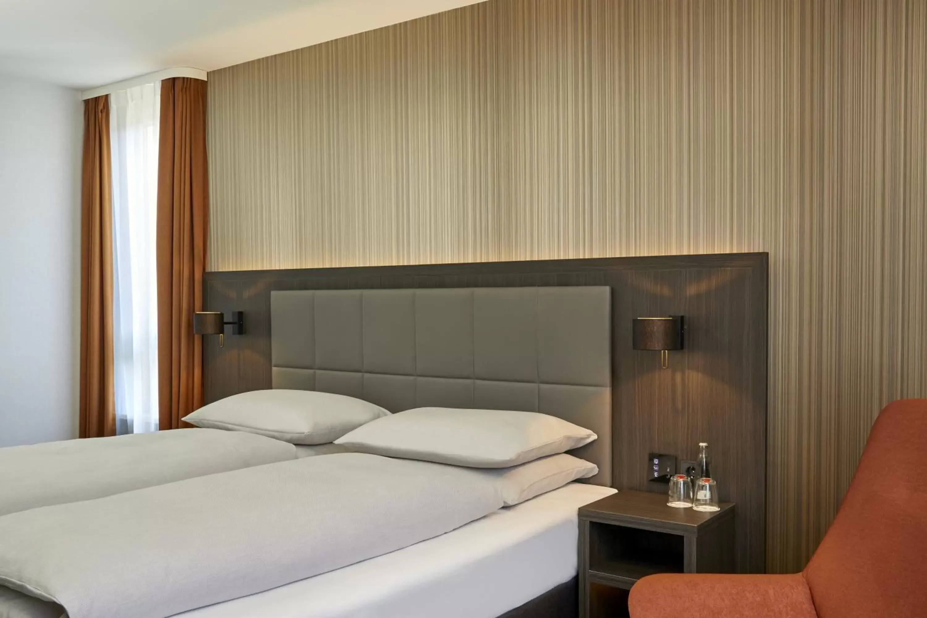 Decorative detail, Bed in H4 Hotel Residenzschloss Bayreuth Decorative detail, Bed in H4 Hotel Residenzschloss Bayreuth