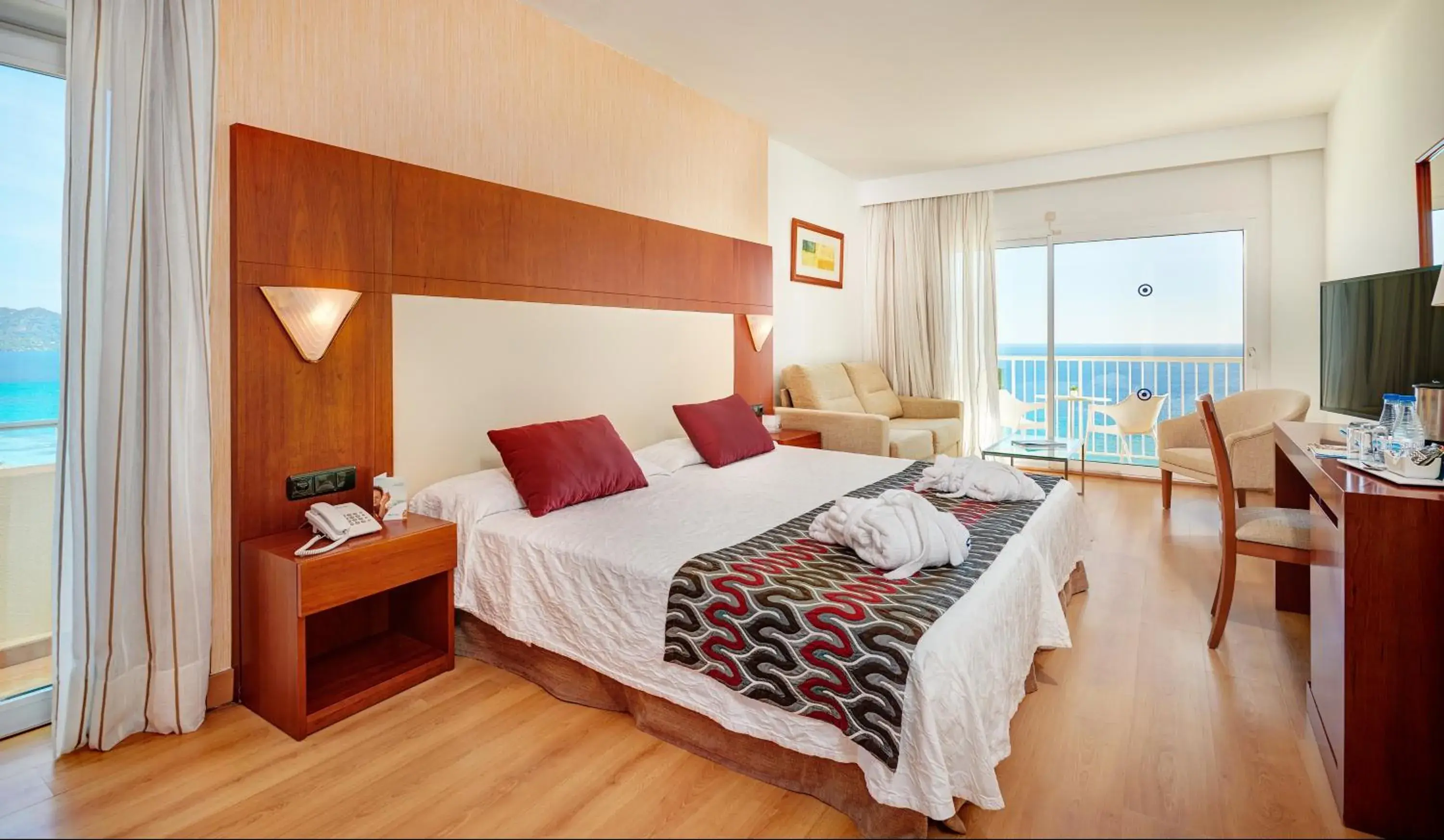 Photo of the whole room in Sentido Castell de Mar