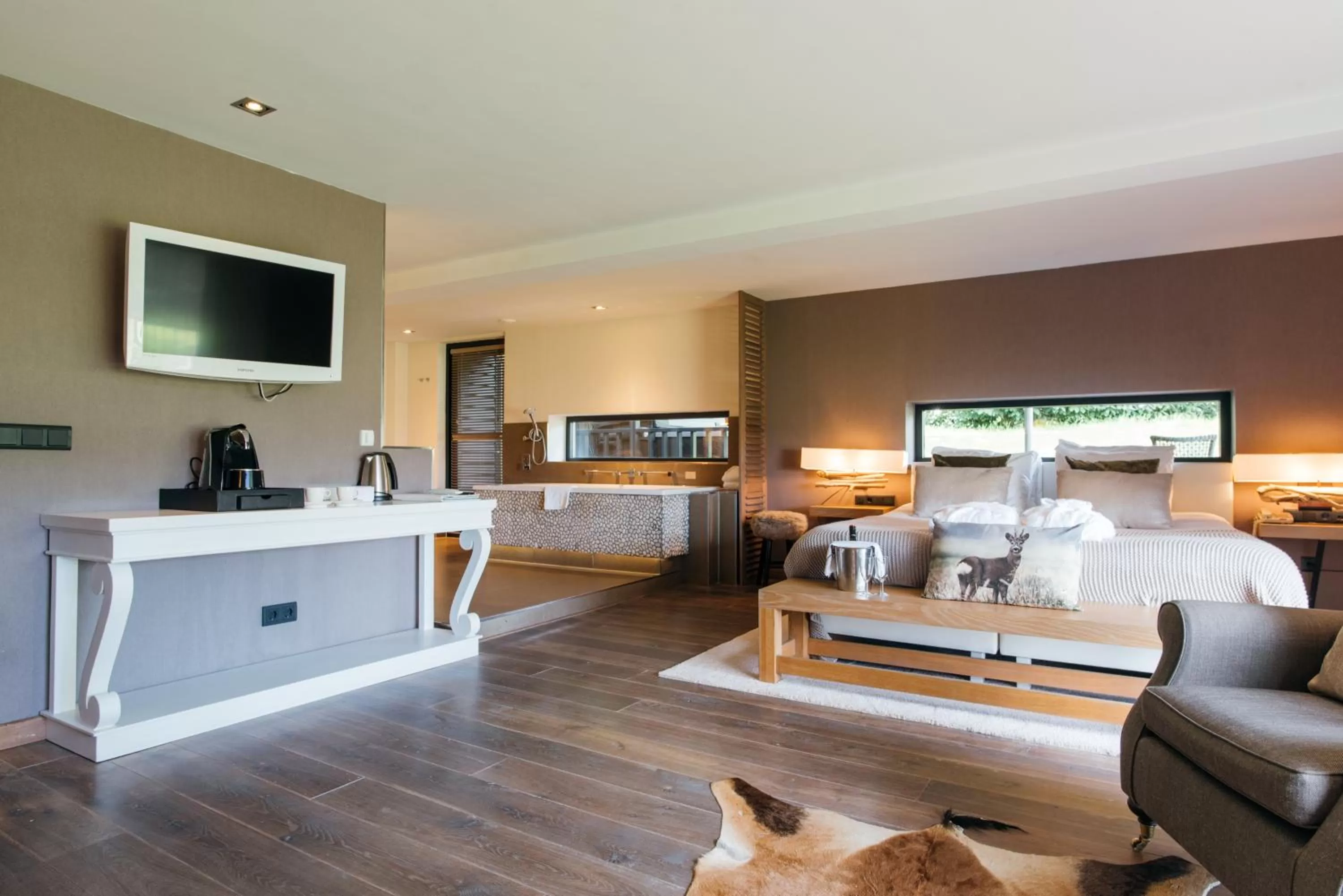  Deluxe Suite with Hot Tub in Van der Valk Hotel Apeldoorn - de Cantharel