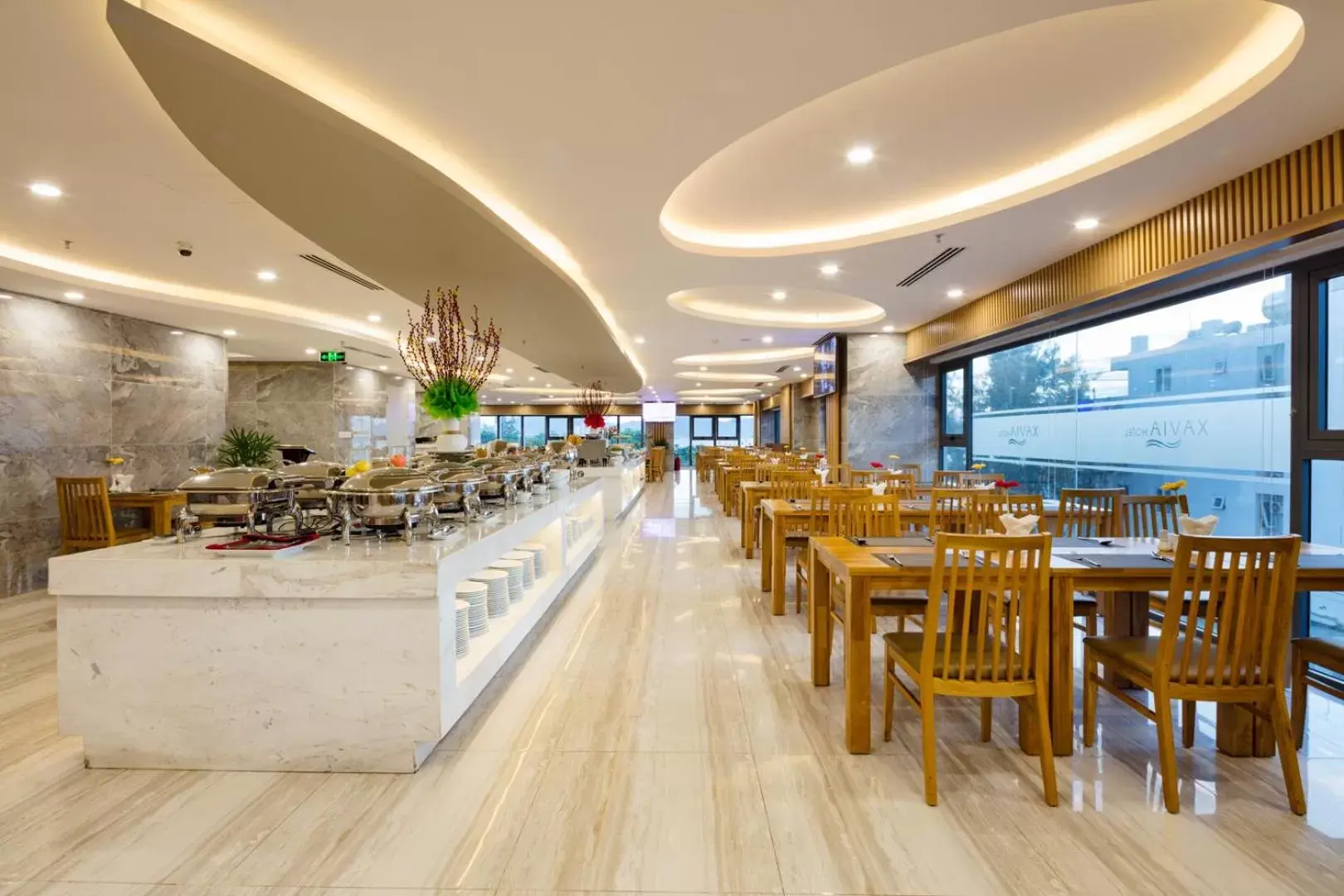 Restaurant/Places to Eat in Xavia Hotel