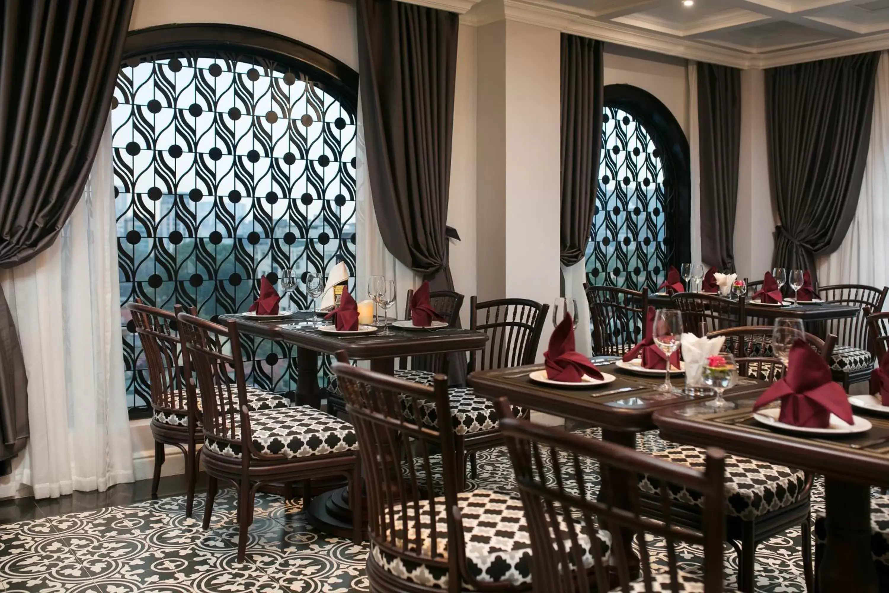 Restaurant/places to eat in Canary Hotel Restaurant/places to eat in Canary Hotel