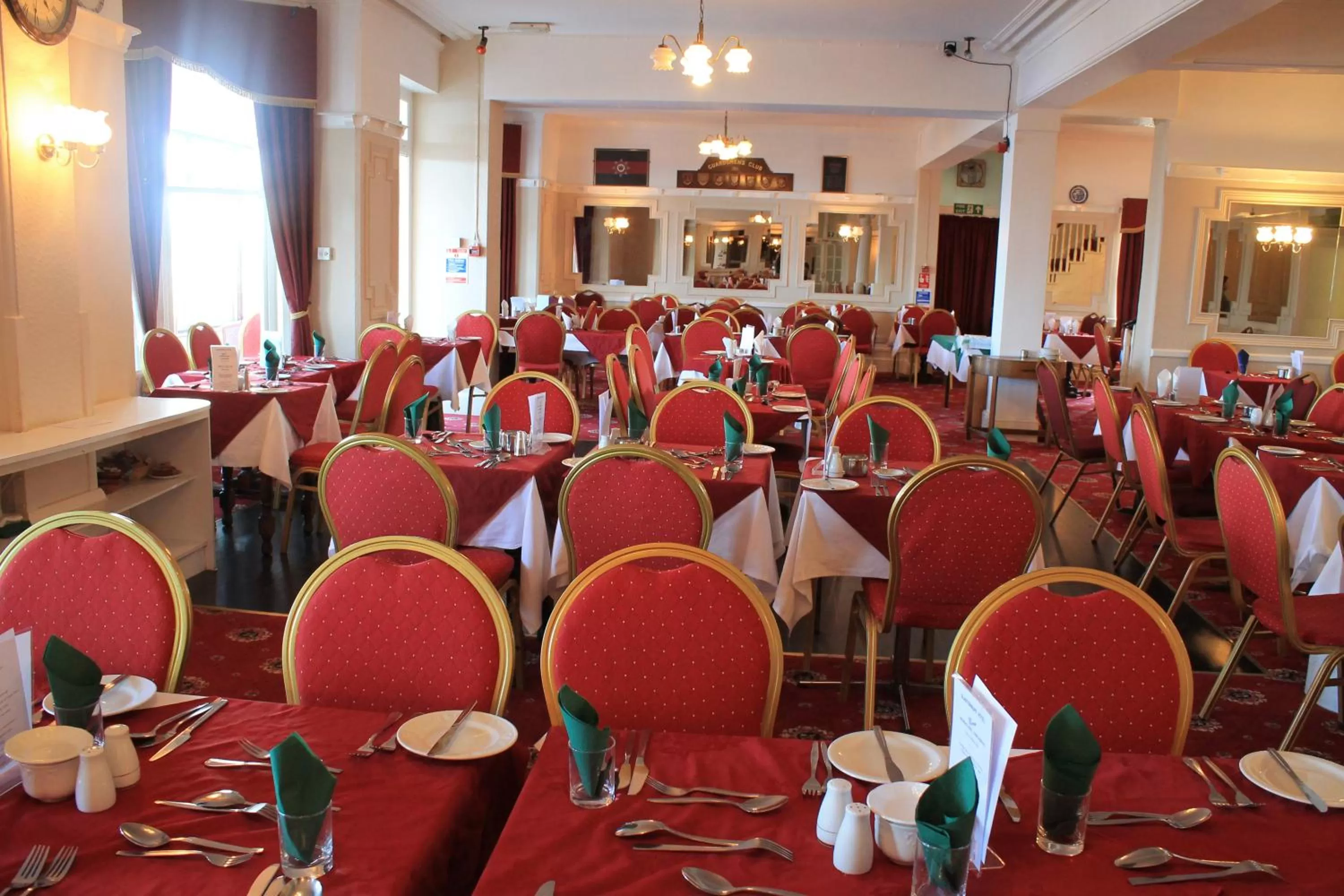 Restaurant/places to eat in Glastonbury Hotel