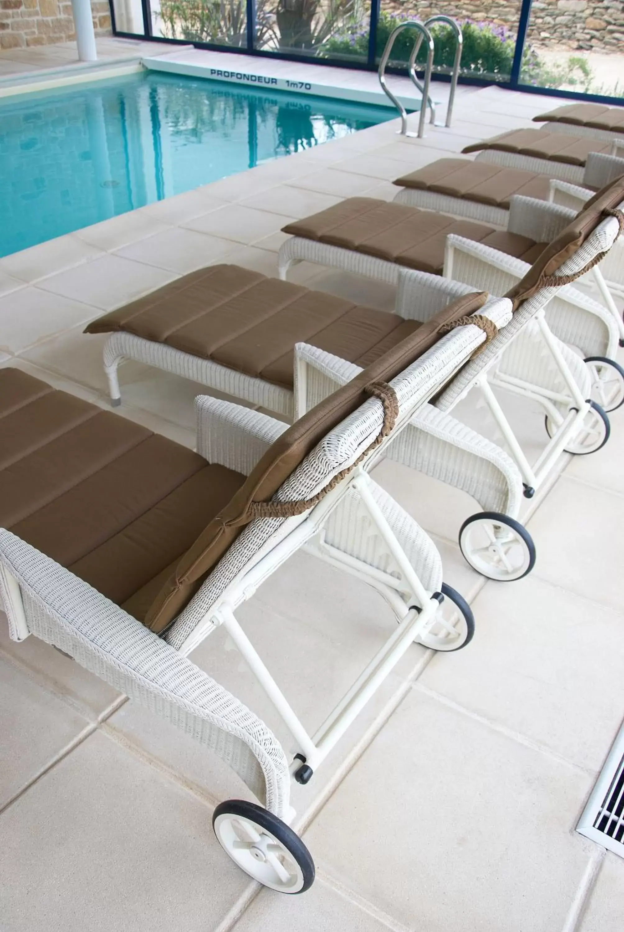 Balcony/Terrace, Swimming Pool in Hostellerie de la Pointe Saint-Mathieu - SPA & Restaurant