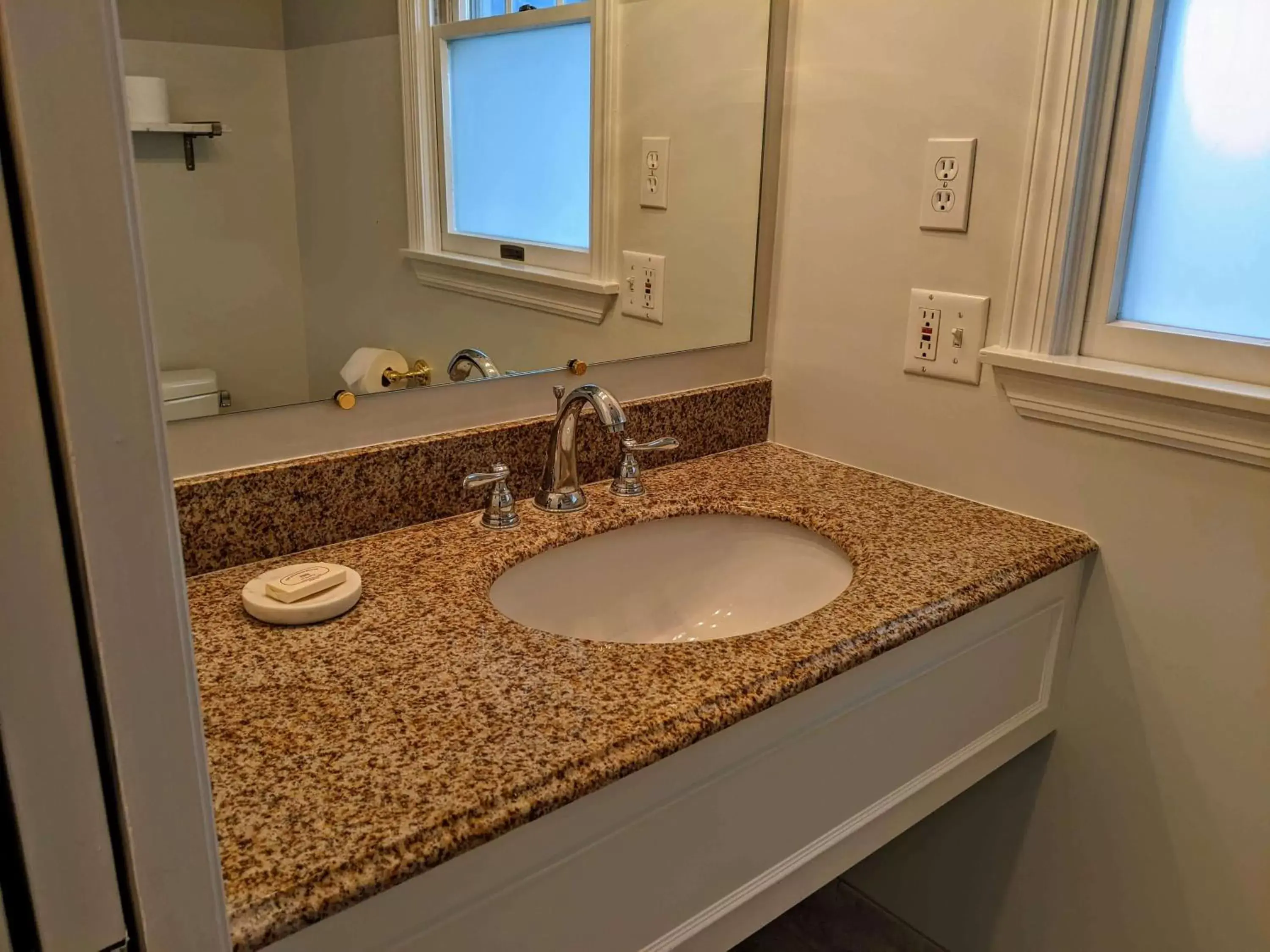 Bathroom in Stanton House Inn