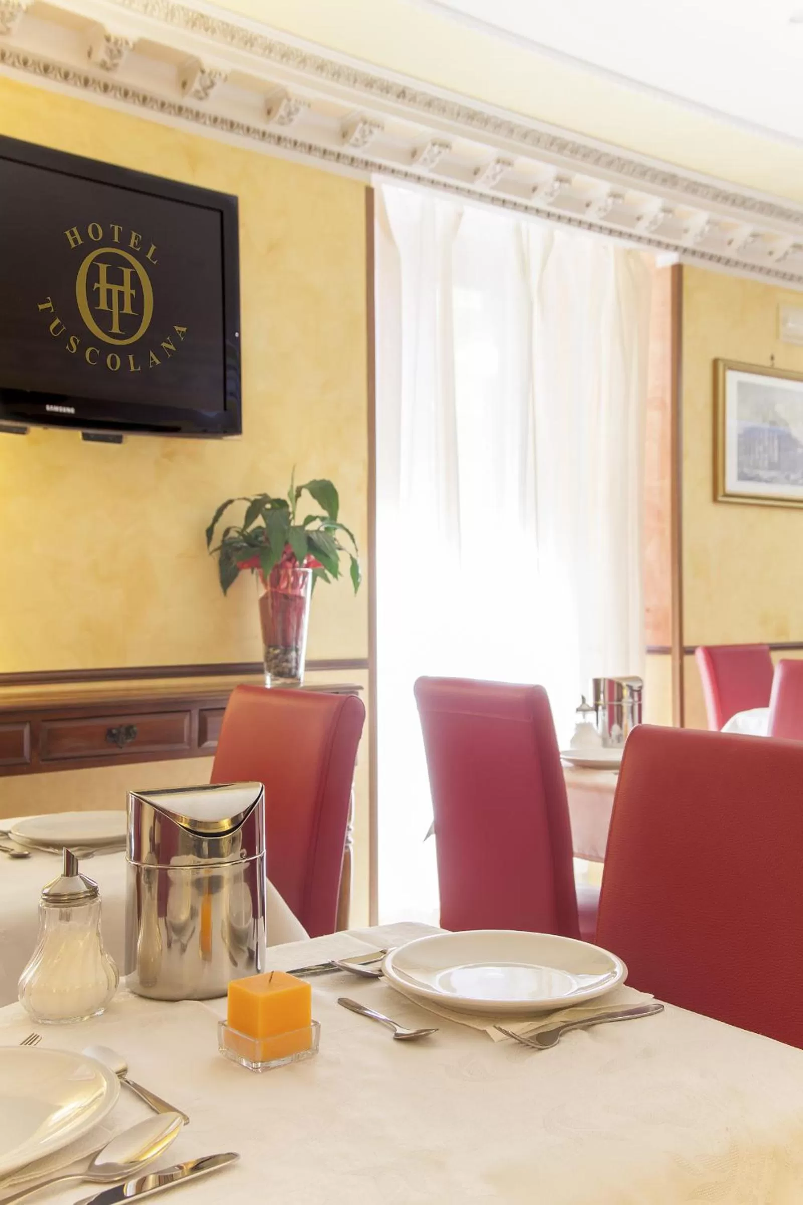 Restaurant/places to eat in Hotel Tuscolana