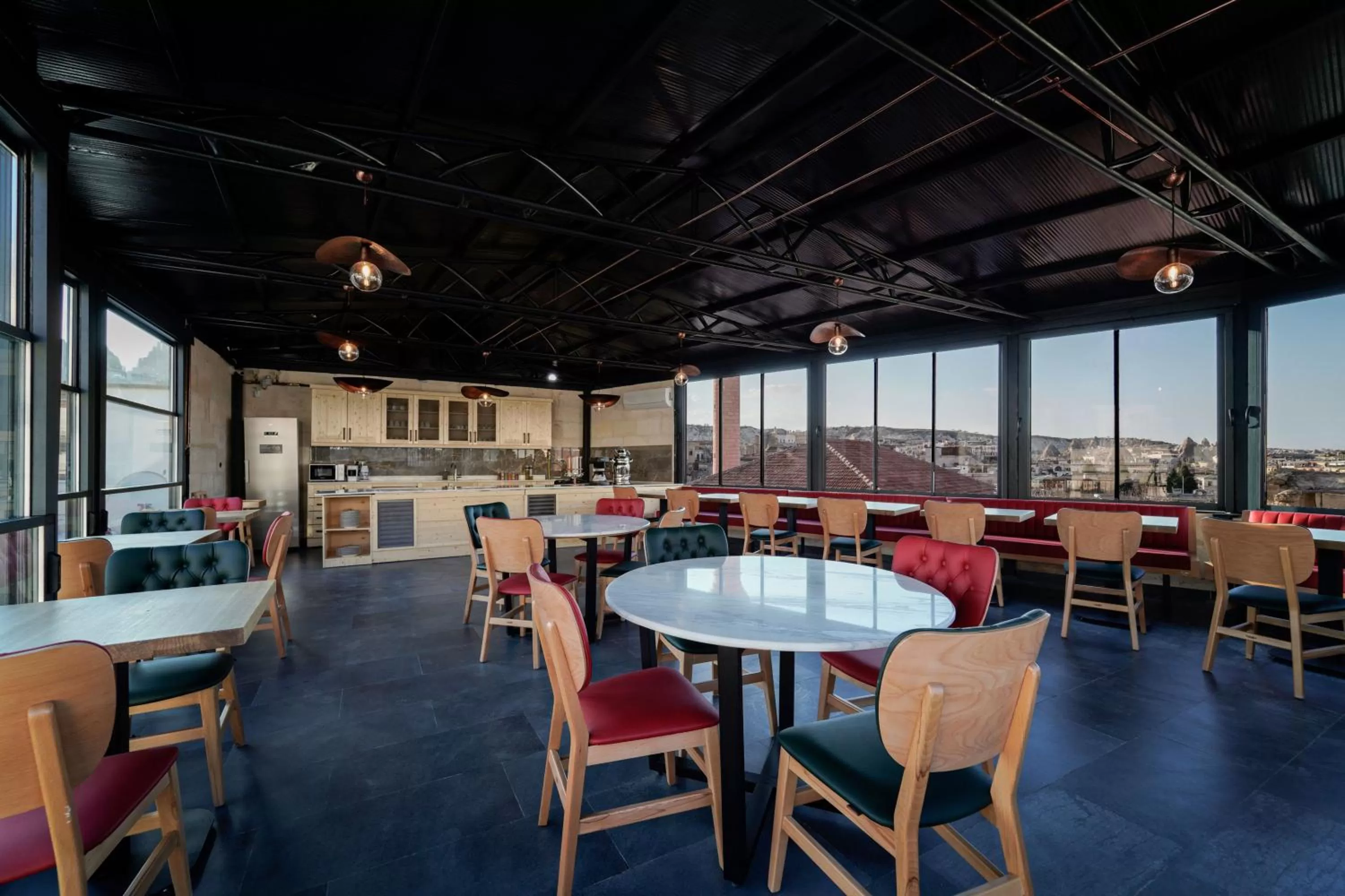 Restaurant/places to eat in The Niche Cave Hotel