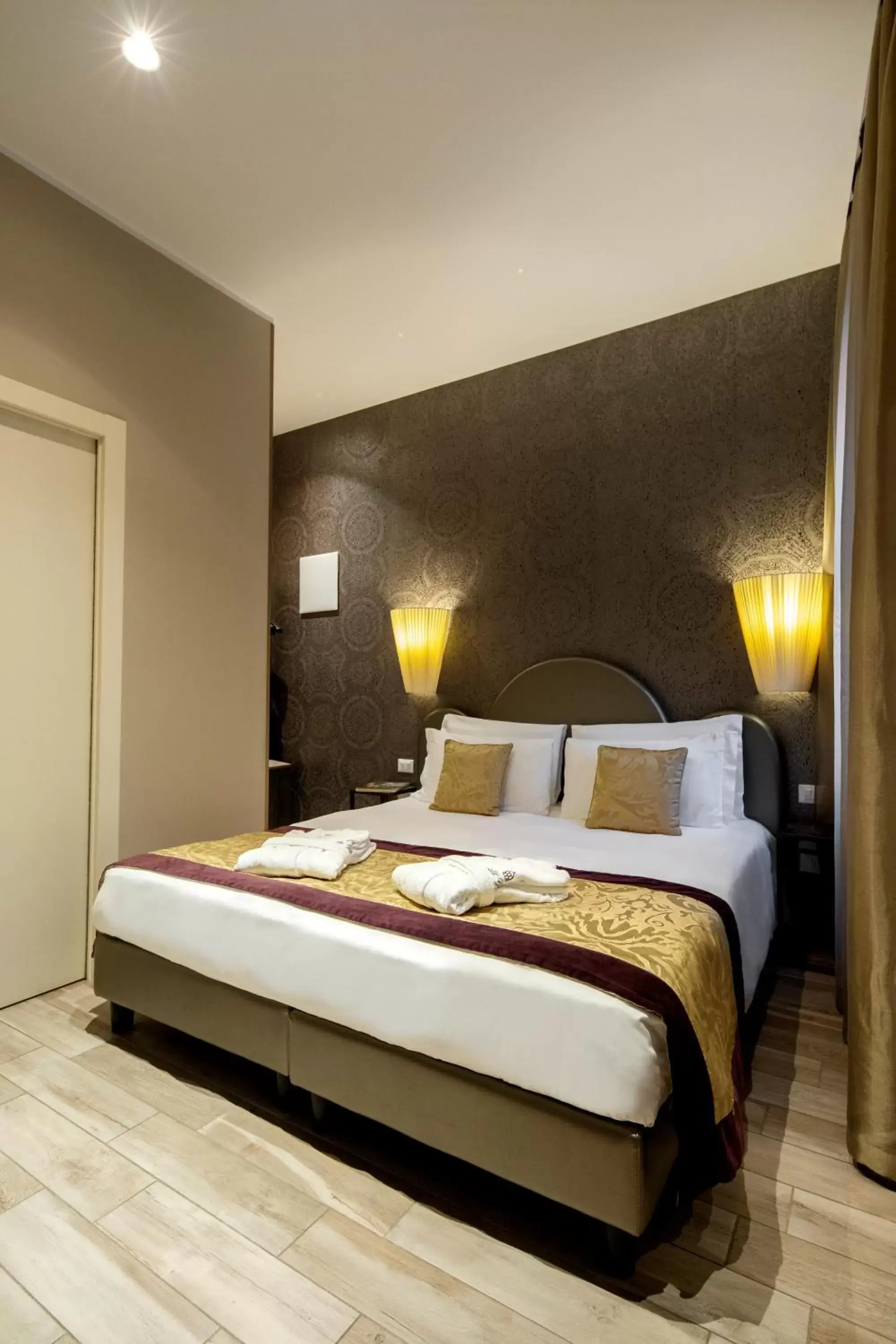 Bed in Alle Guglie Boutique Hotel