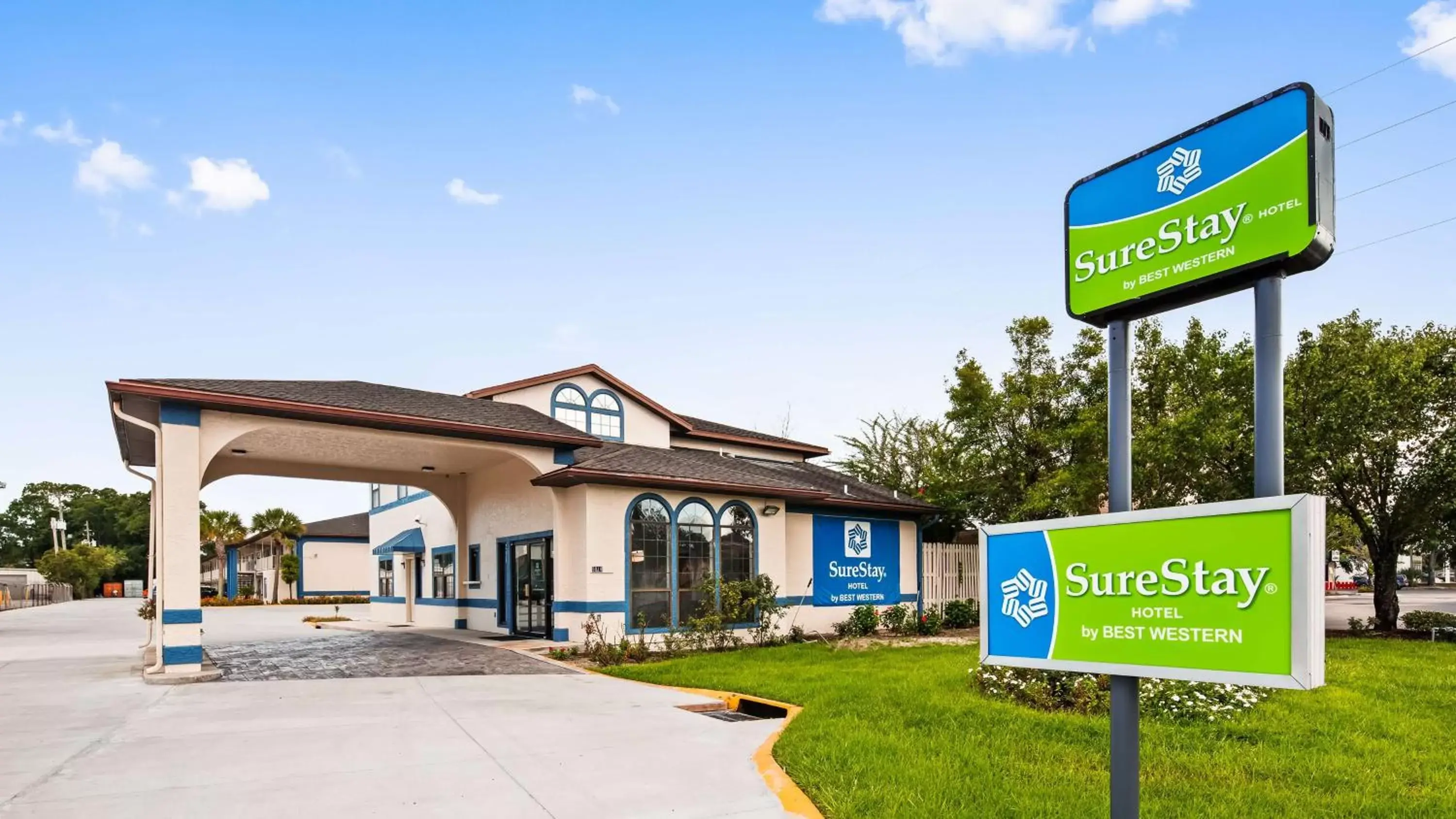 Property building, Property Logo/Sign in SureStay Hotel by Best Western Jacksonville South