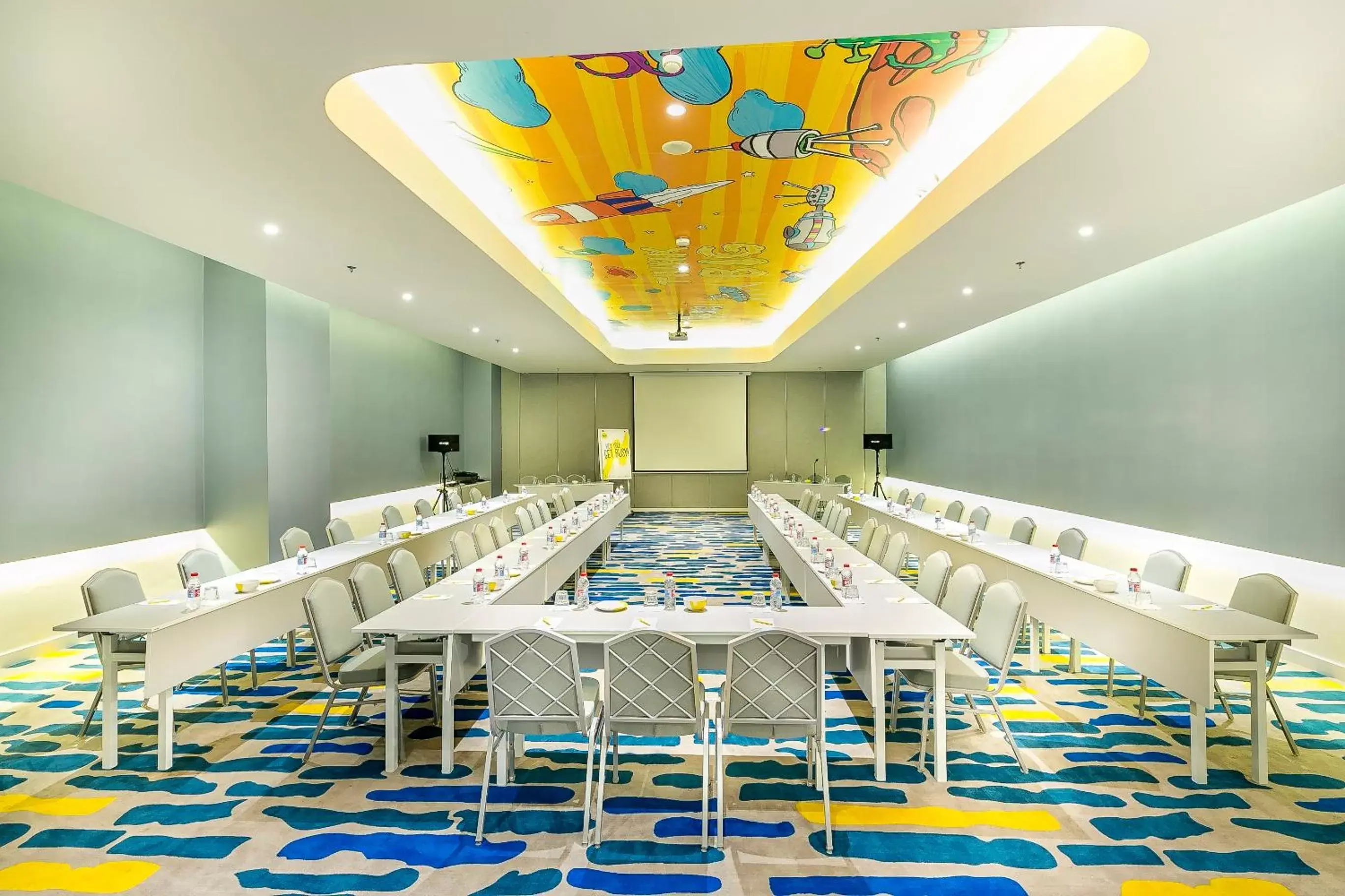 Meeting/conference room in YELLO Hotel Harmoni