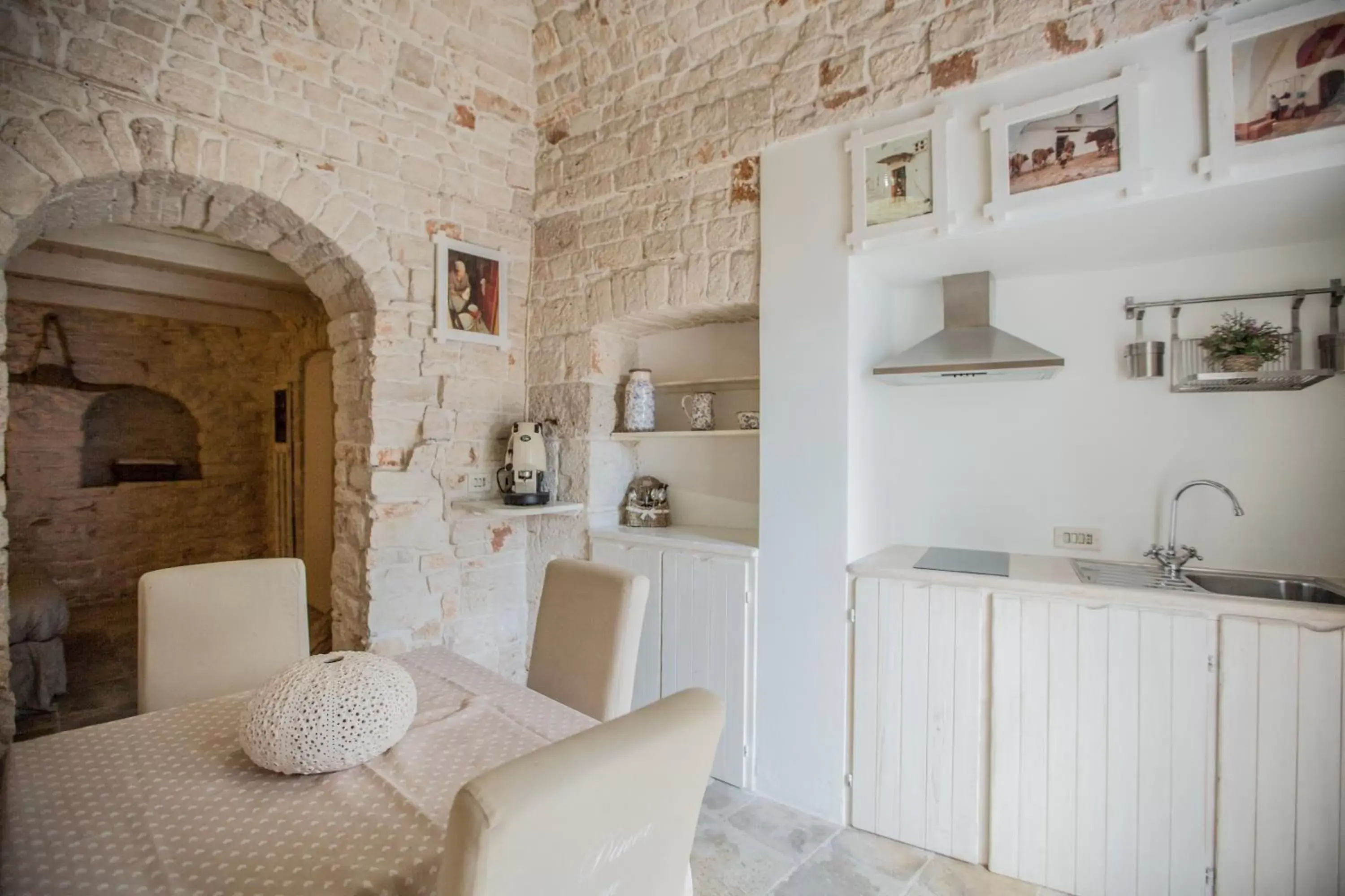 Kitchen/Kitchenette in Trulli Antichi Mestieri - Widespread Trulli in the historic center