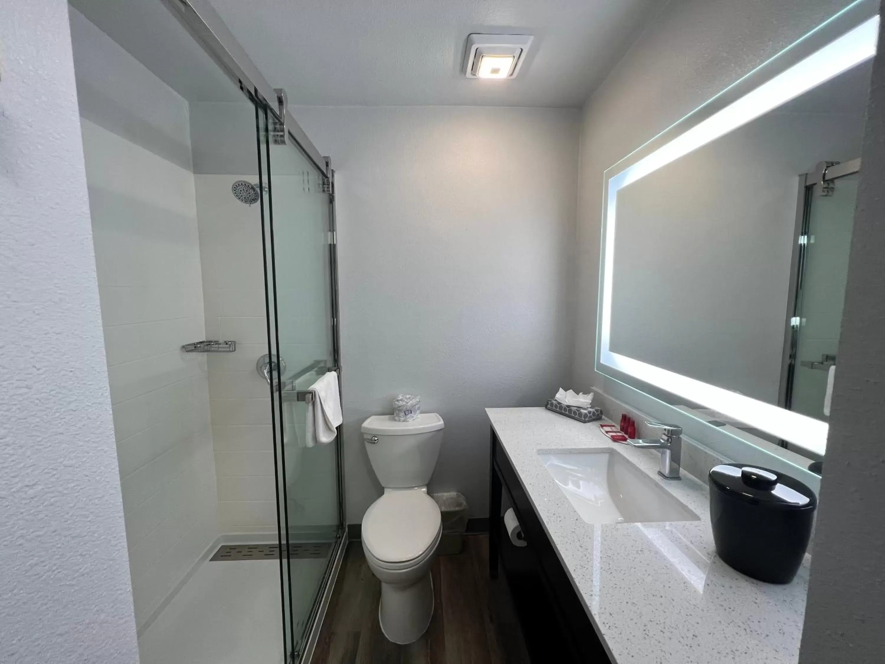 heating, Bathroom in SureStay Plus Hotel by Best Western Mammoth Lakes