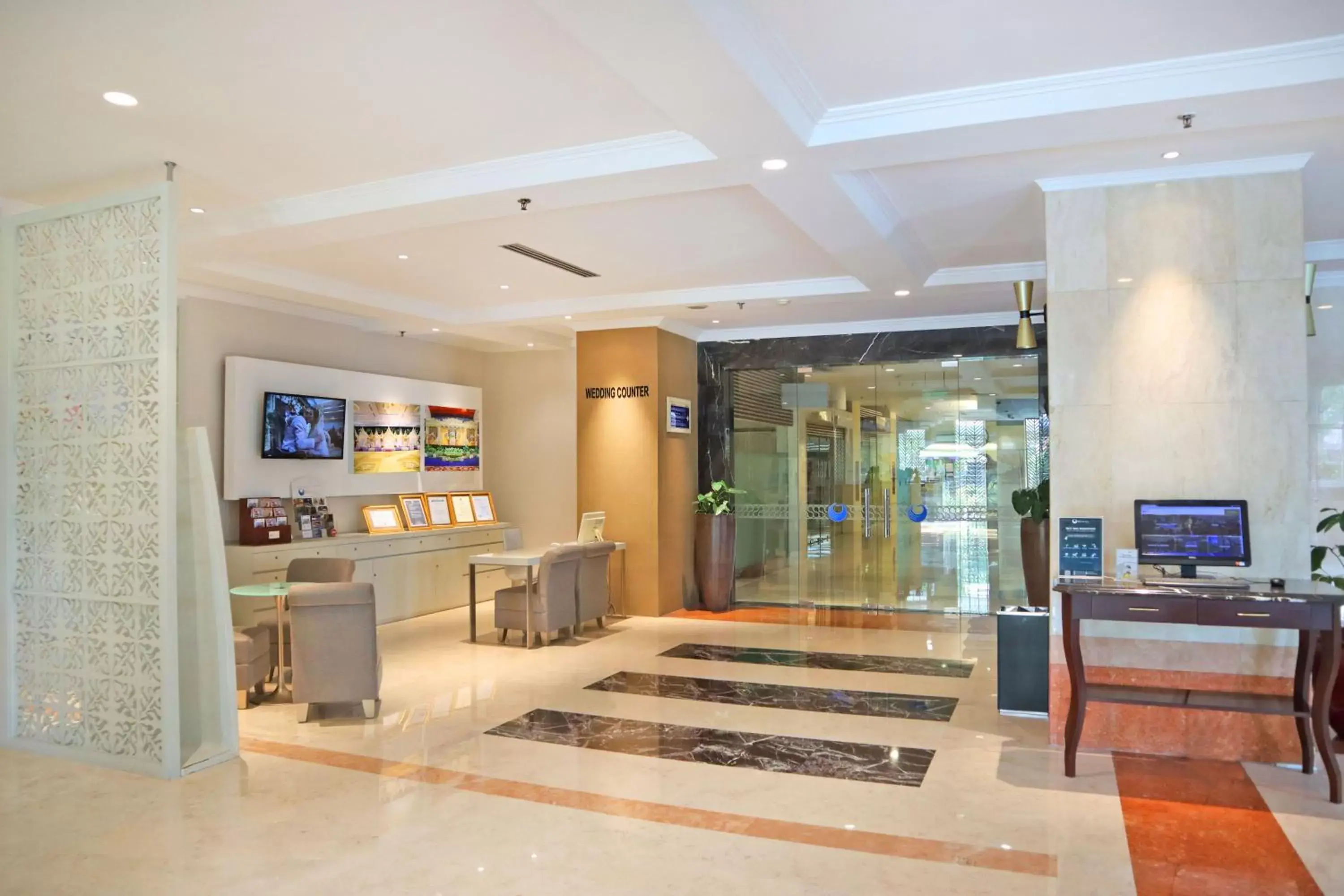 Lobby/Reception in Hotel Bidakara Jakarta