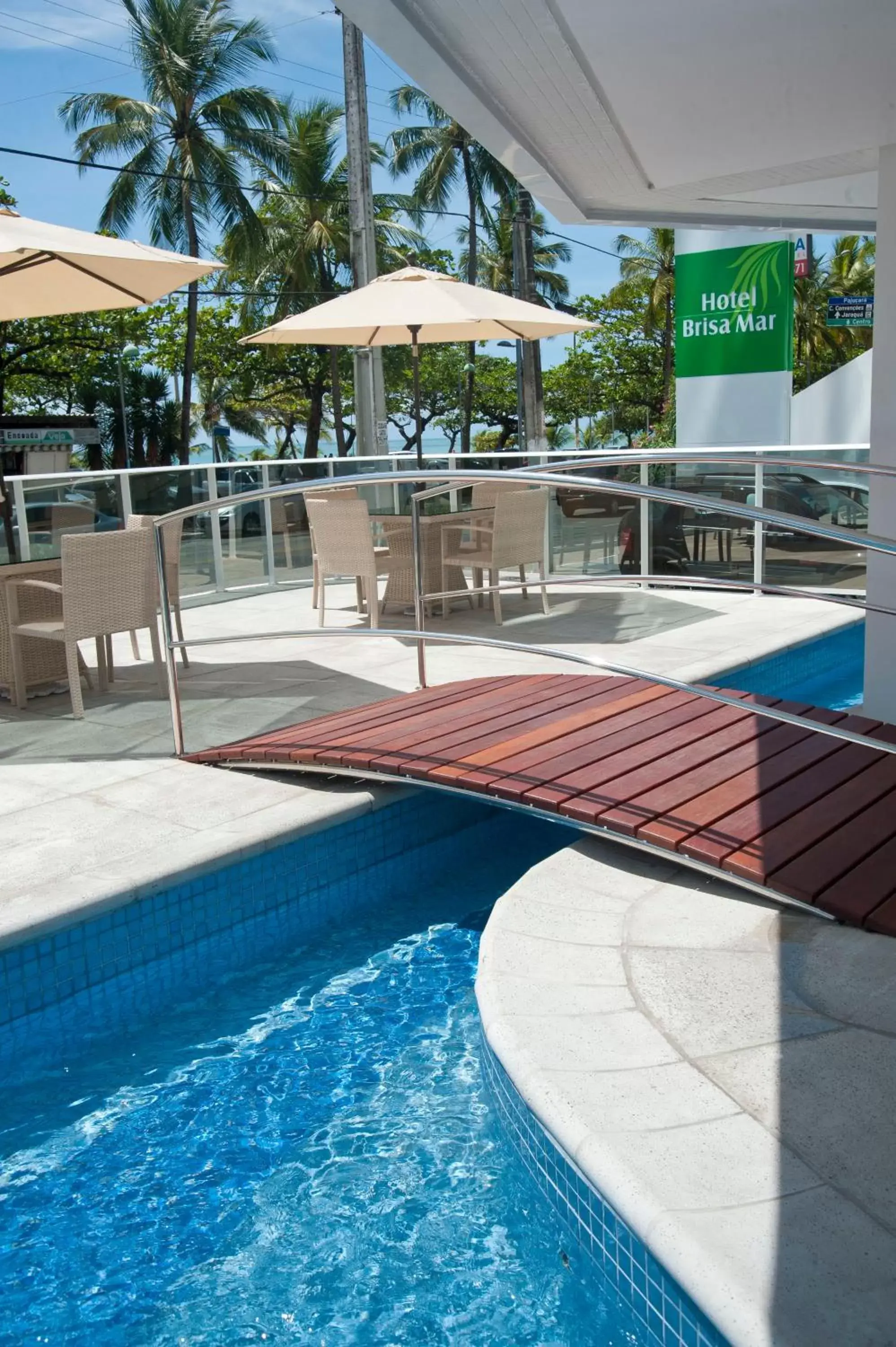 Swimming Pool in Hotel Brisa Praia