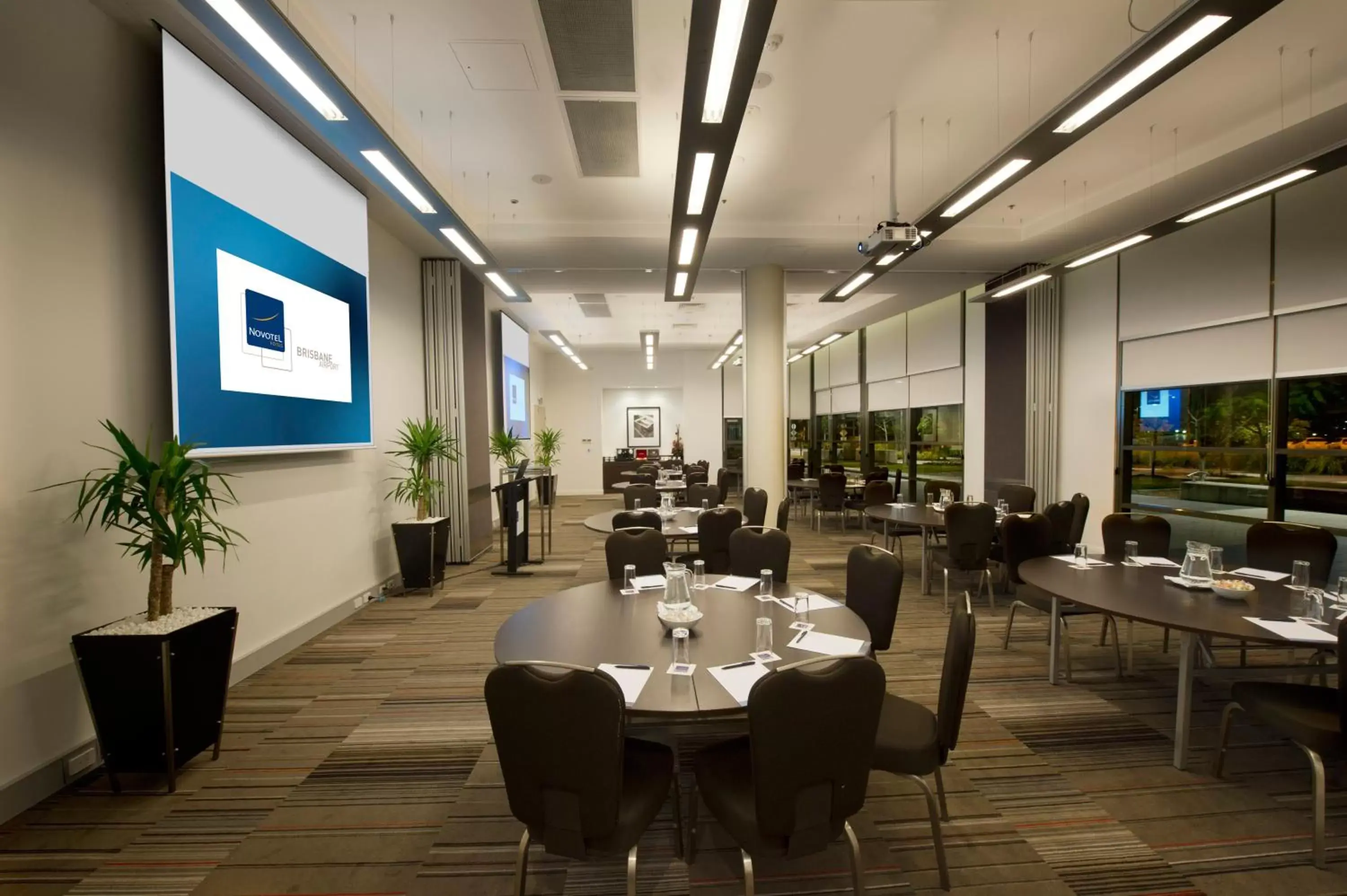 Business facilities, Restaurant/Places to Eat in Novotel Brisbane Airport