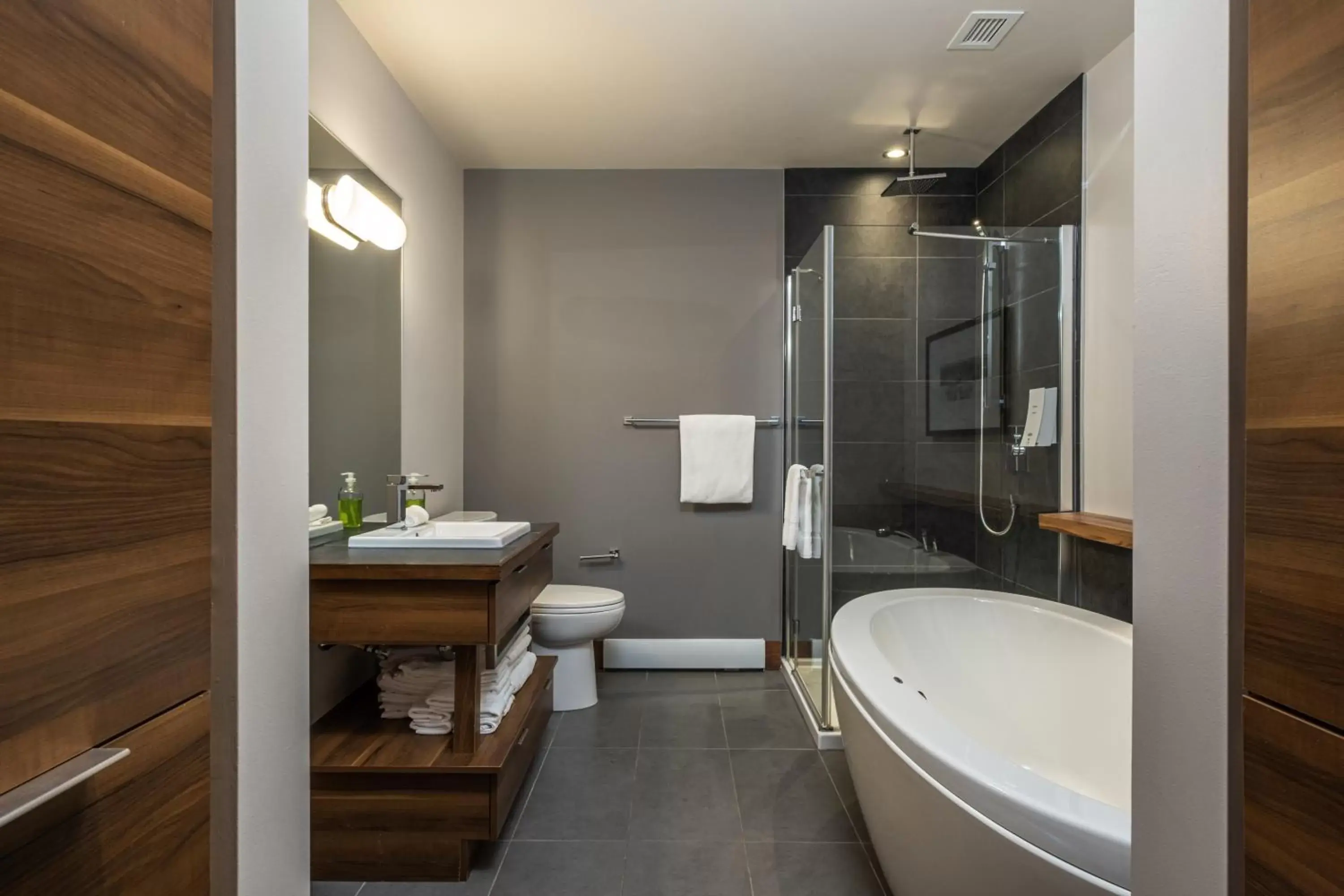 Bathroom in Suites-sur-Lac