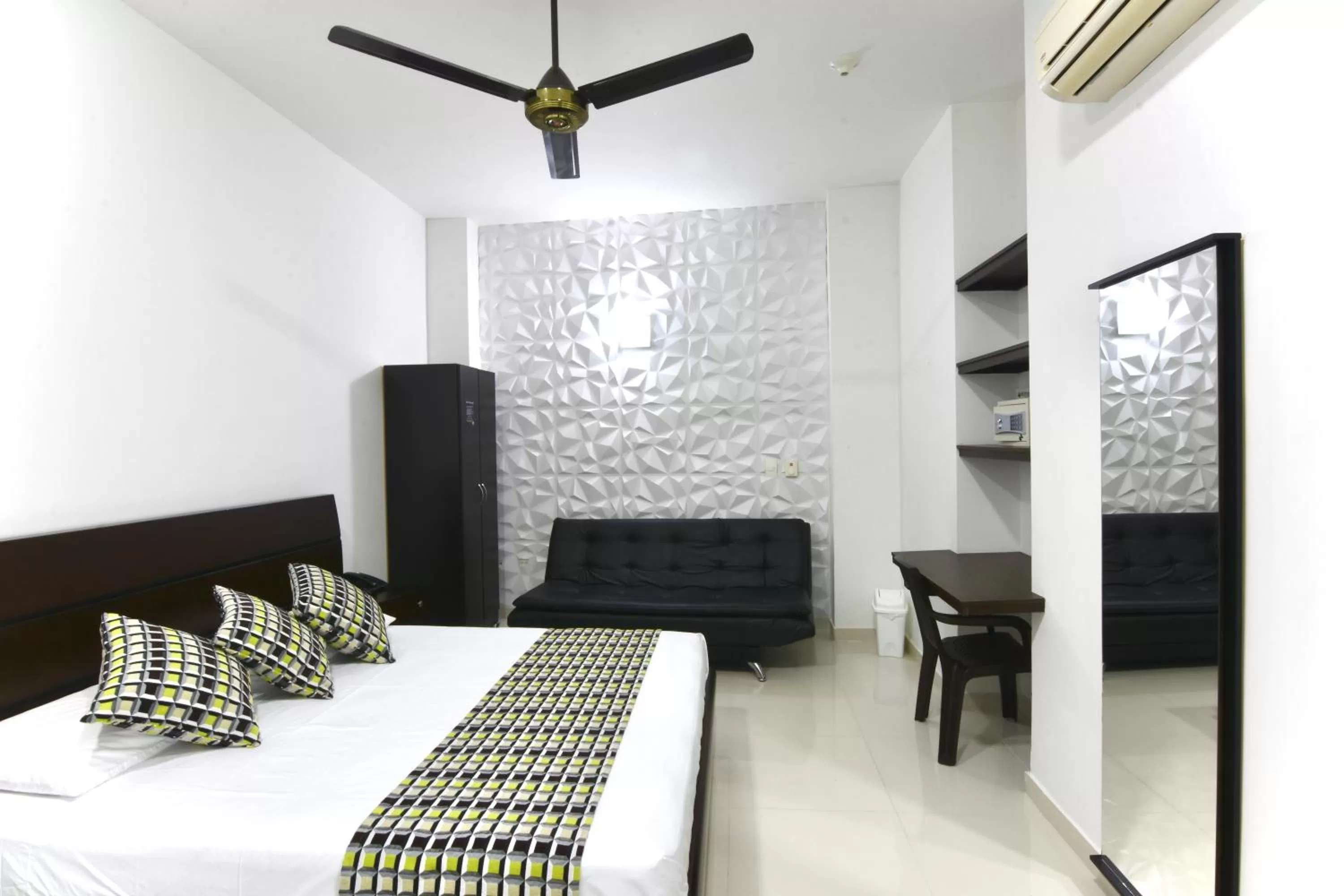 Photo of the whole room, Bed in Hotel Florida Sincelejo