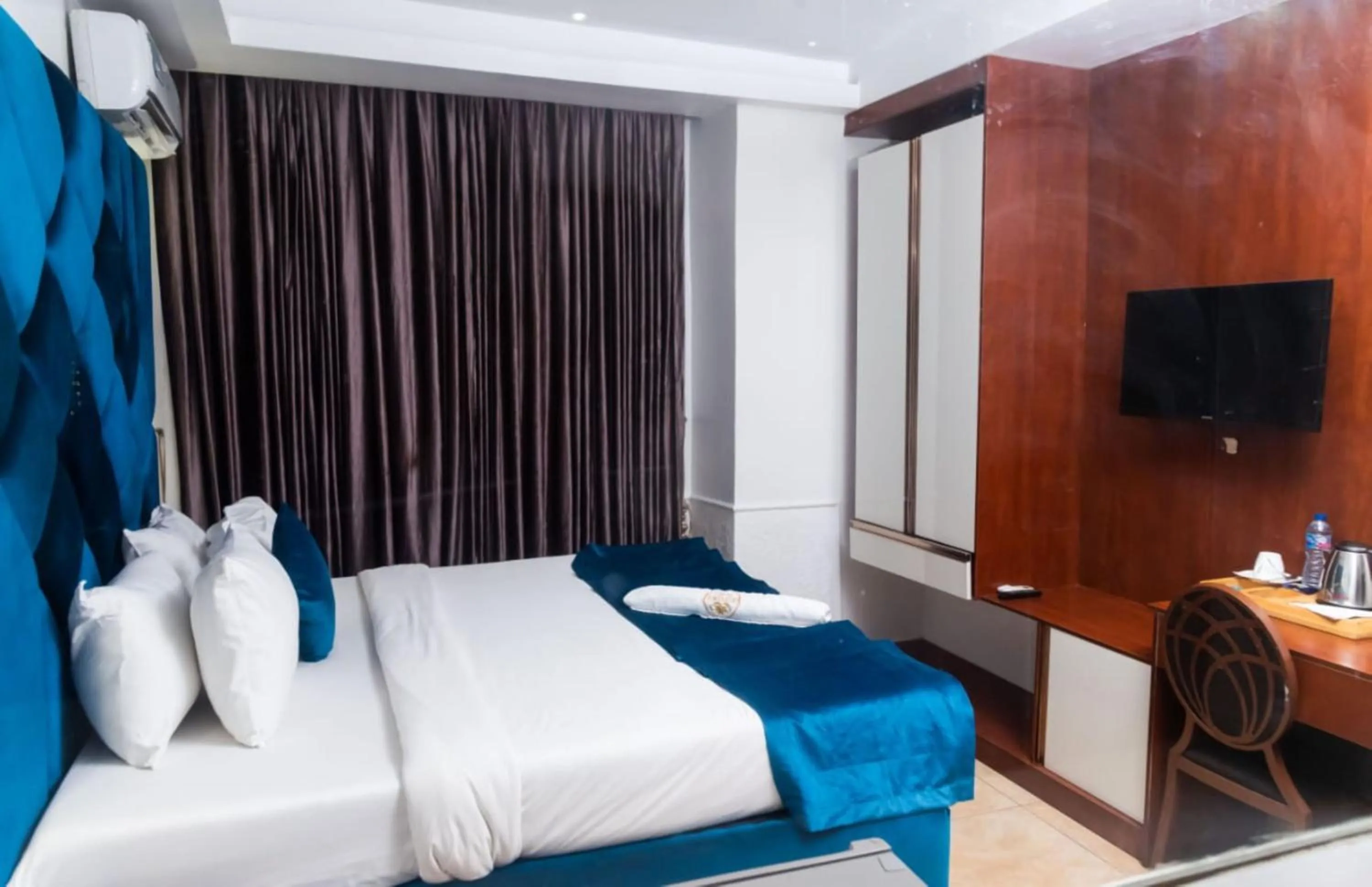 Bedroom, Bed in The Grosvenor Suites Gwarinpa Abuja