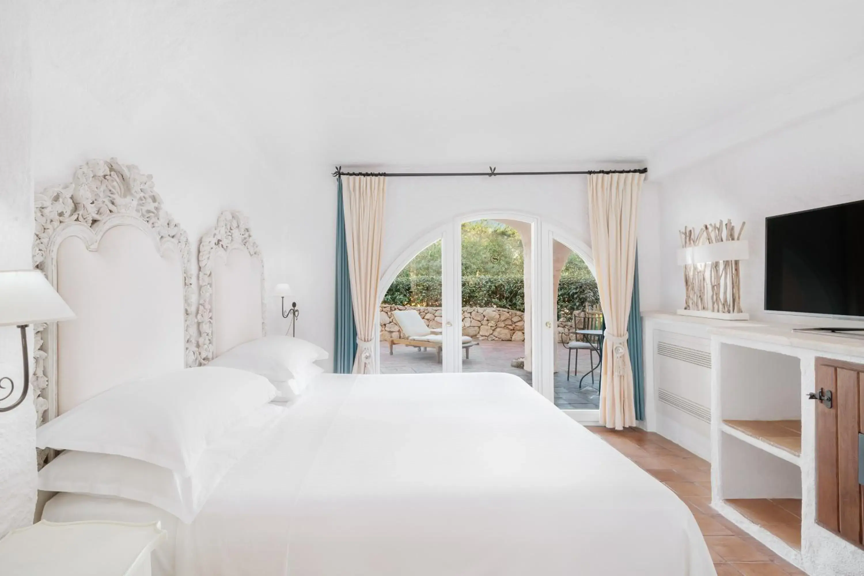 Photo of the whole room, Bed in Cervo Hotel, Costa Smeralda Resort