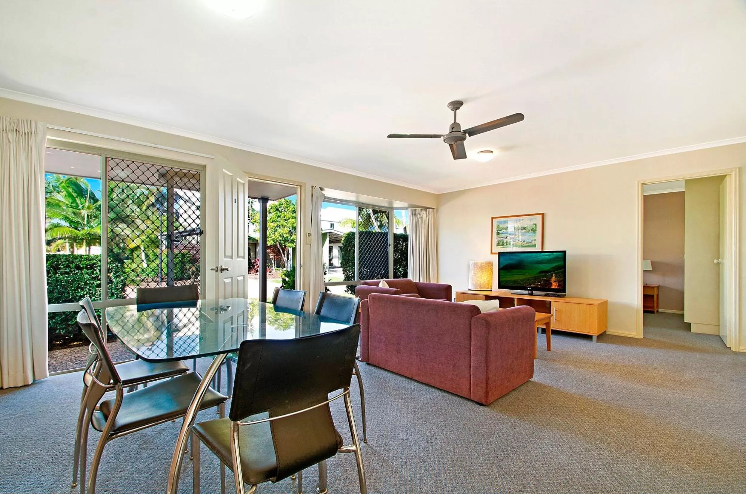 Dining area in Ivory Palms Resort Noosa