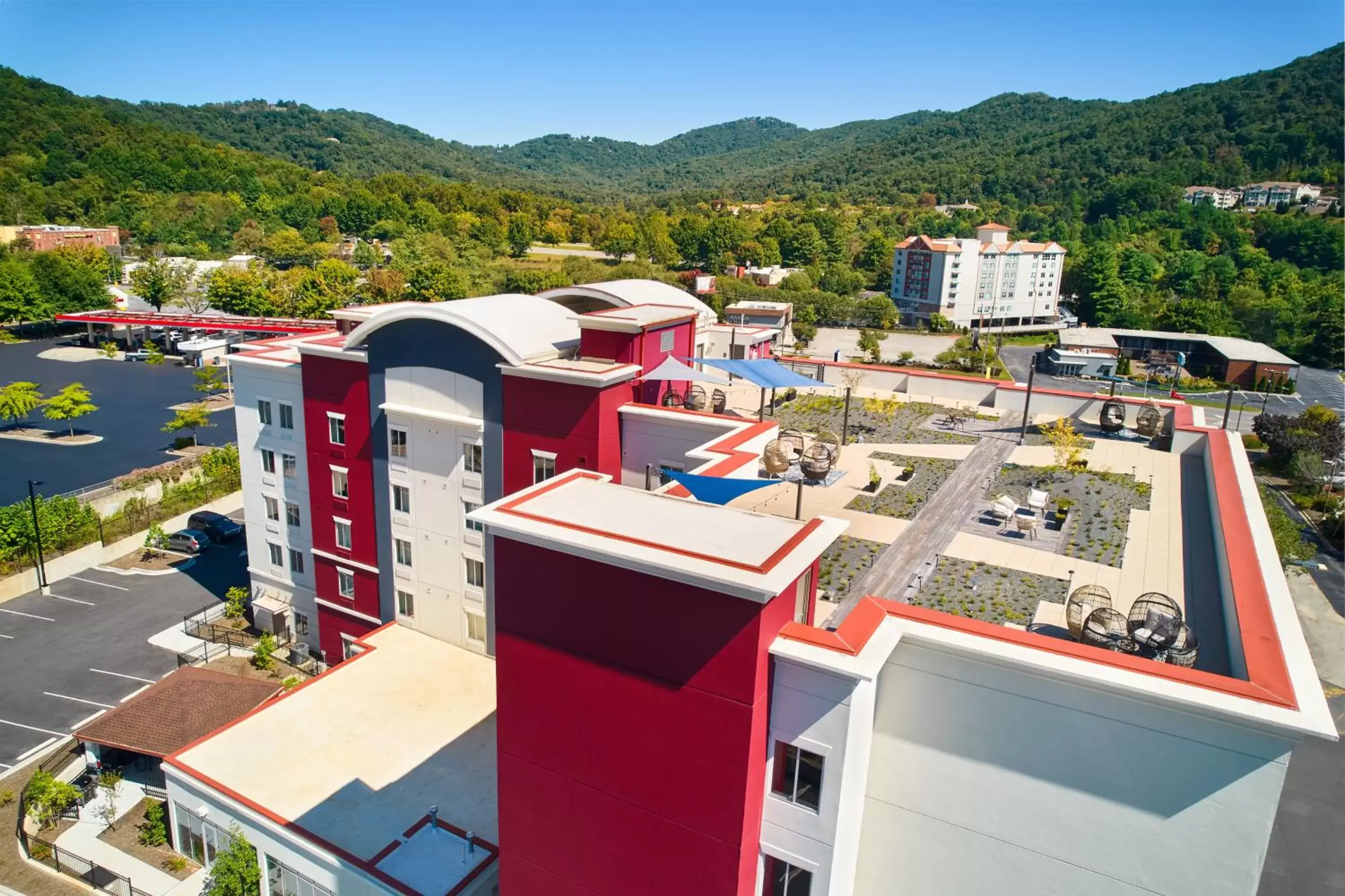 Property building, Bird's-eye View in Candlewood Suites - Asheville Downtown, an IHG Hotel