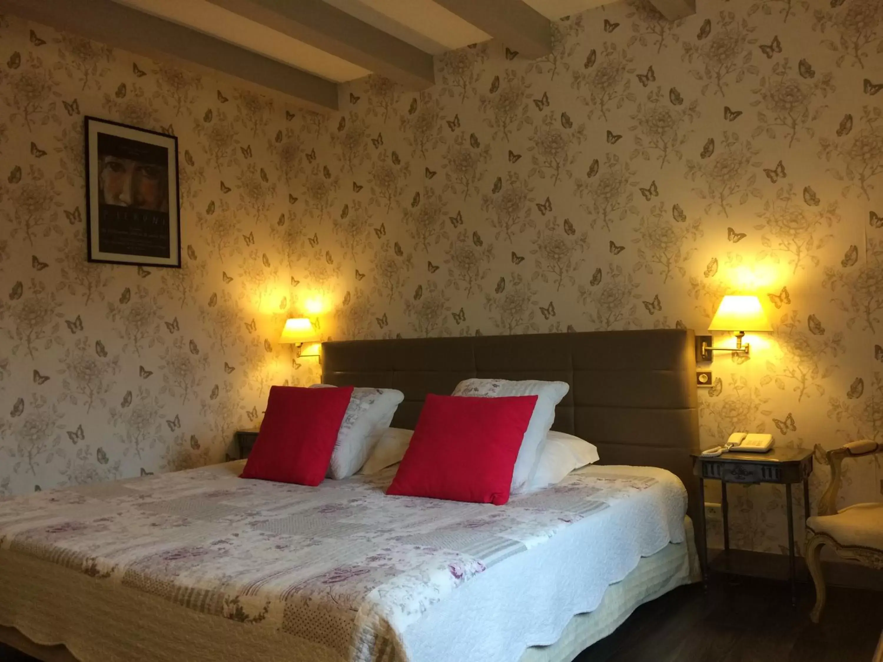 Photo of the whole room, Bed in HOTEL ERMITAGE