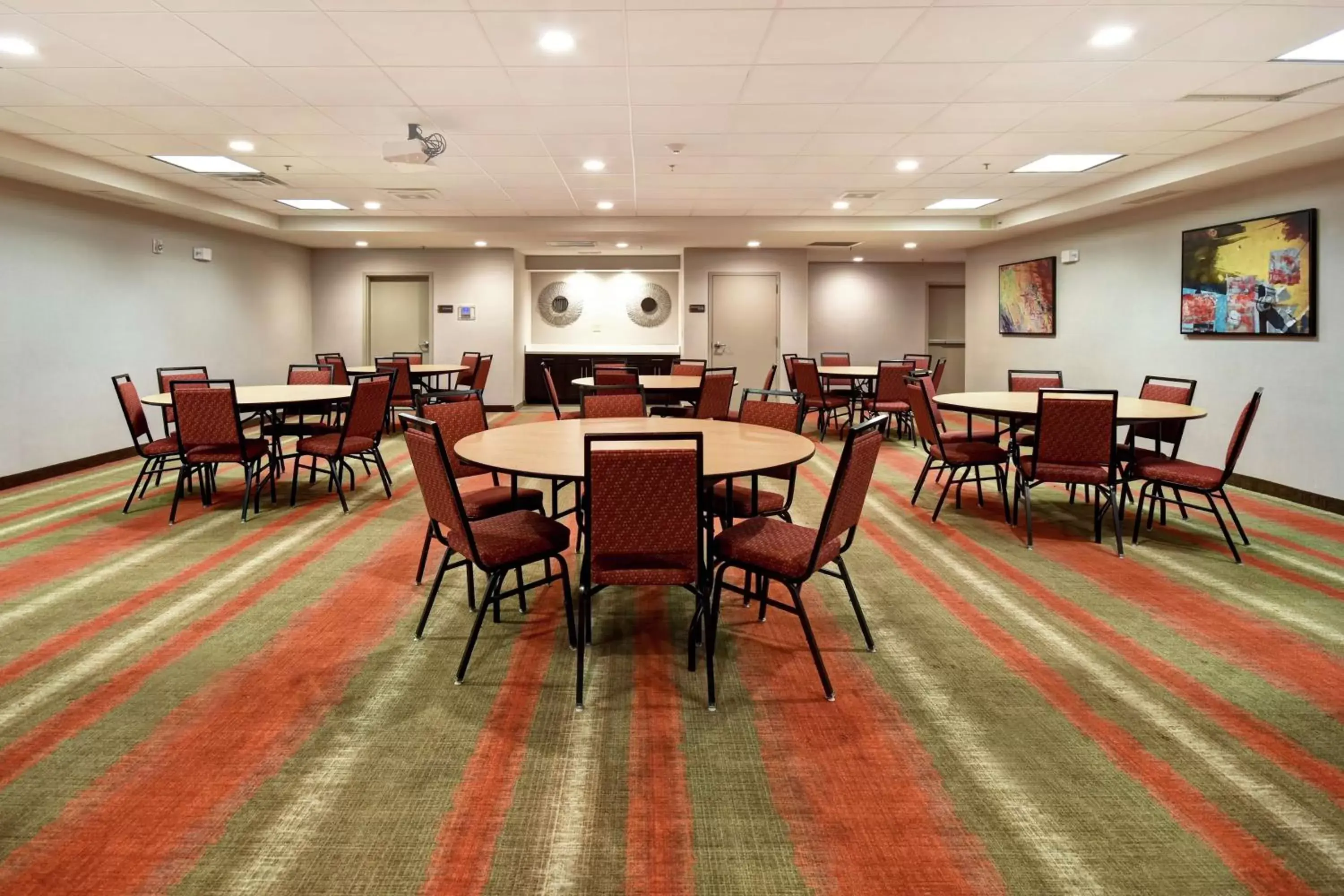 Meeting/conference room, Restaurant/Places to Eat in Homewood Suites By Hilton Dubois, Pa