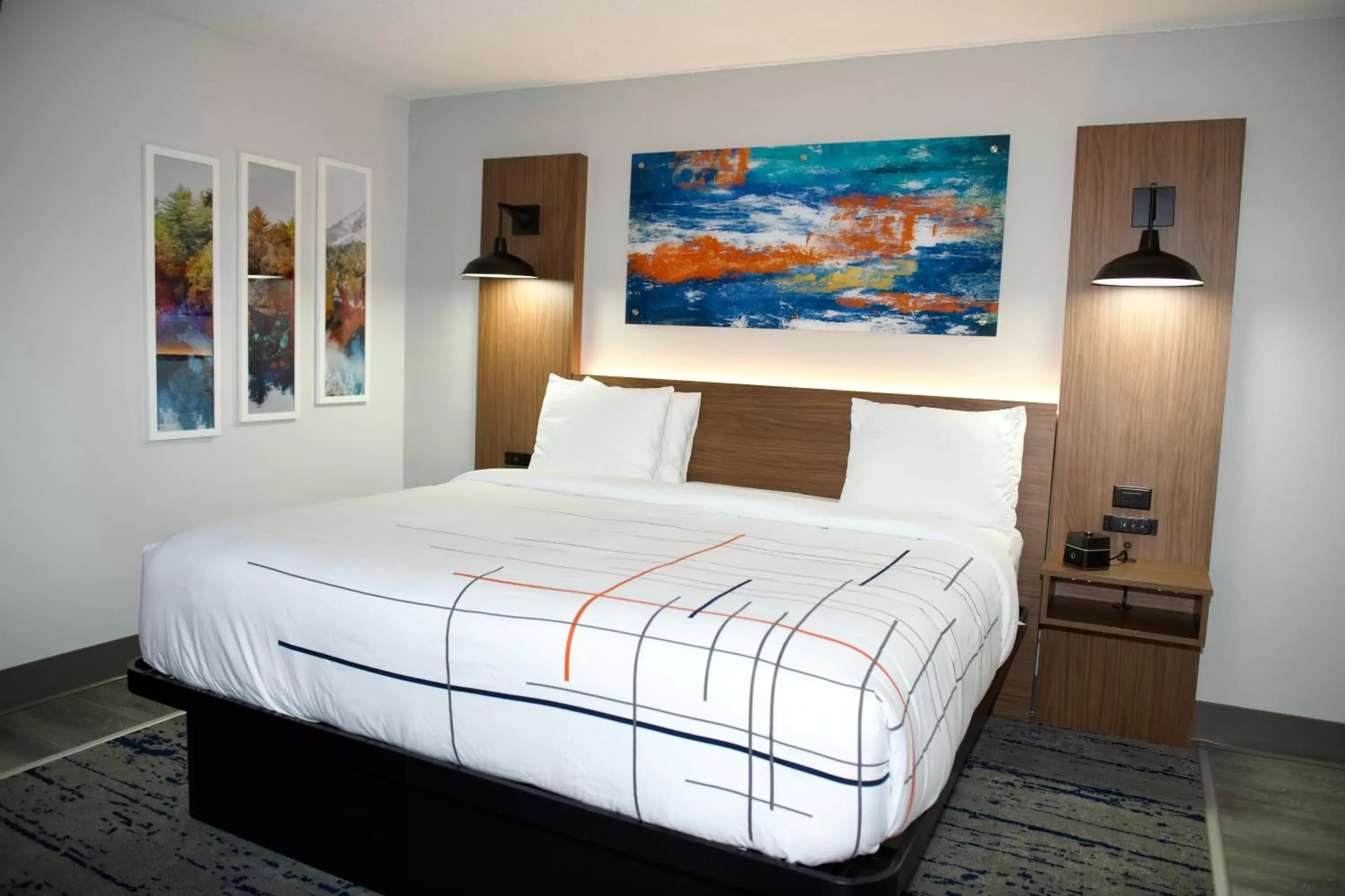 Bed in La Quinta Inn by Wyndham Wausau