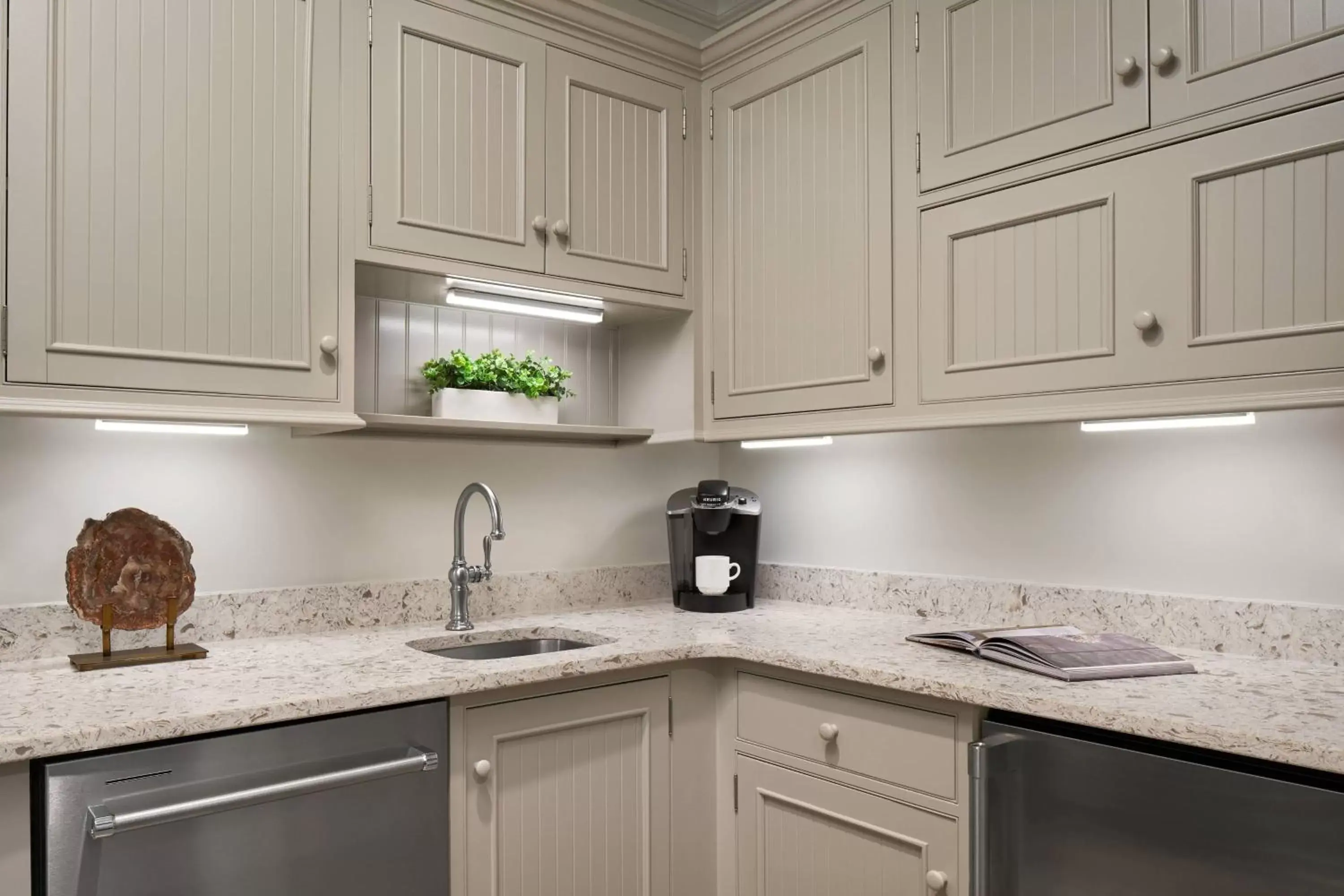 Kitchen or kitchenette, Kitchen/Kitchenette in The Ritz-Carlton Reynolds, Lake Oconee