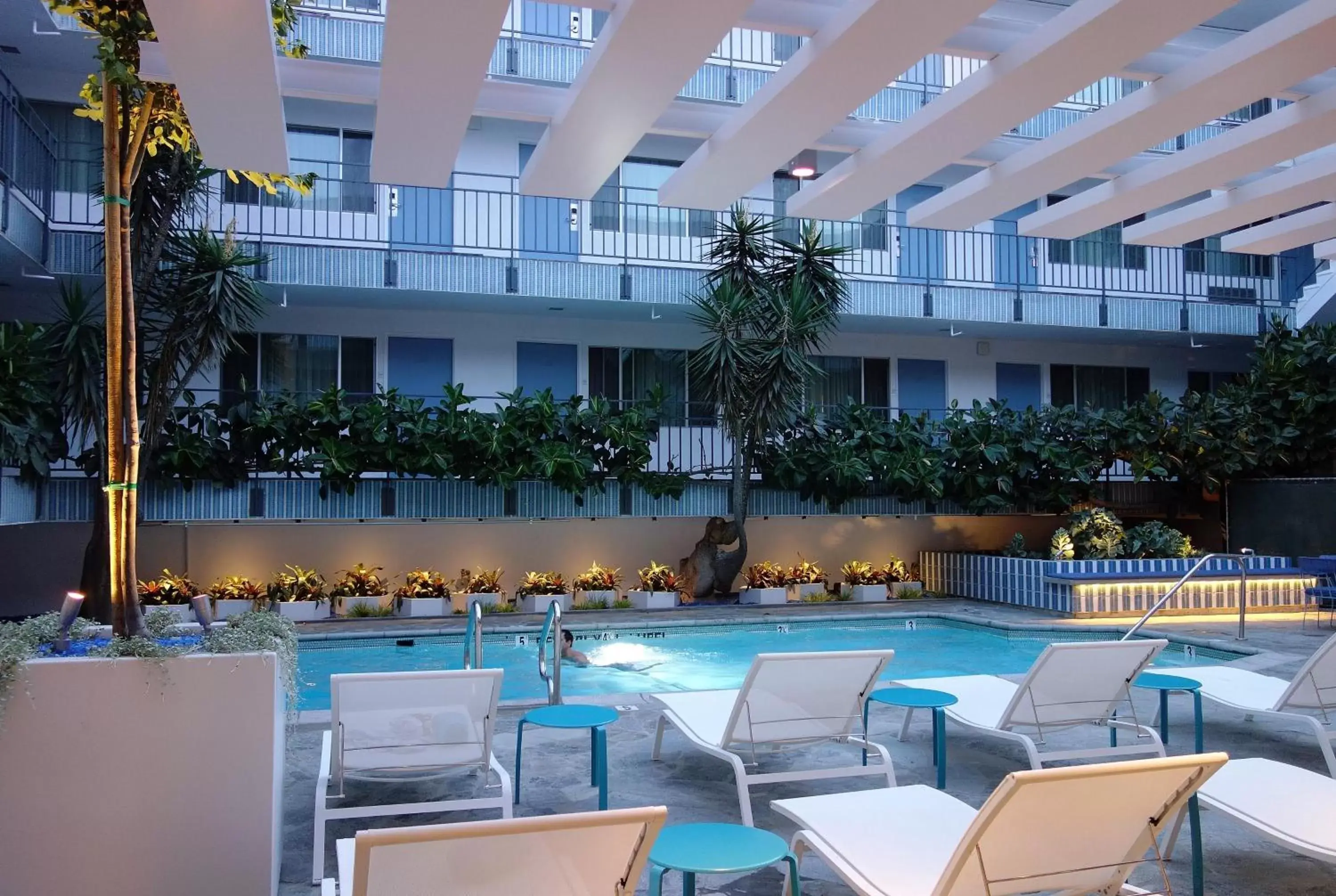 Swimming pool, Property Building in Beverly Laurel Hotel