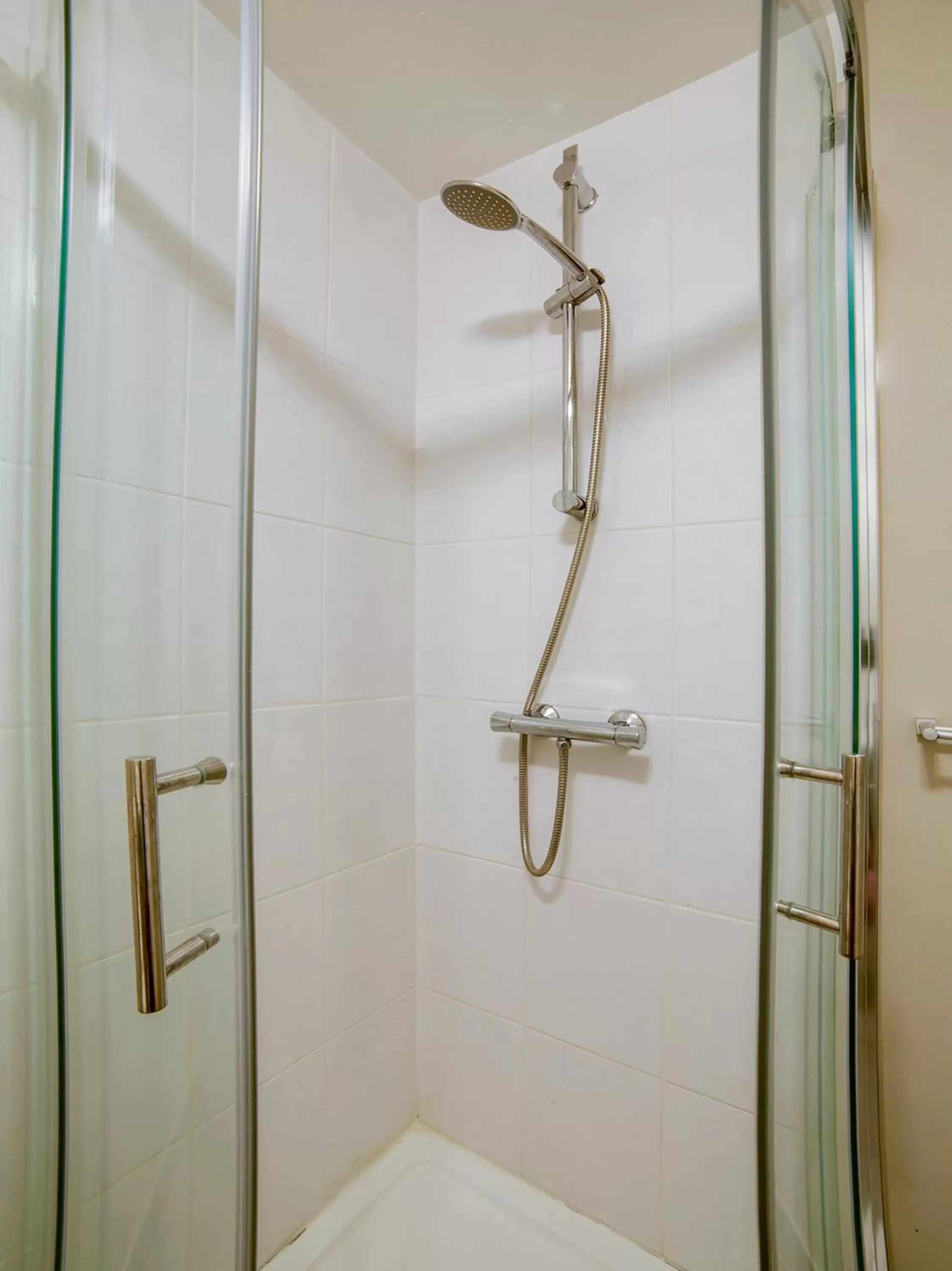 Bathroom in Tequila and Dunlin Rooms Southport Central