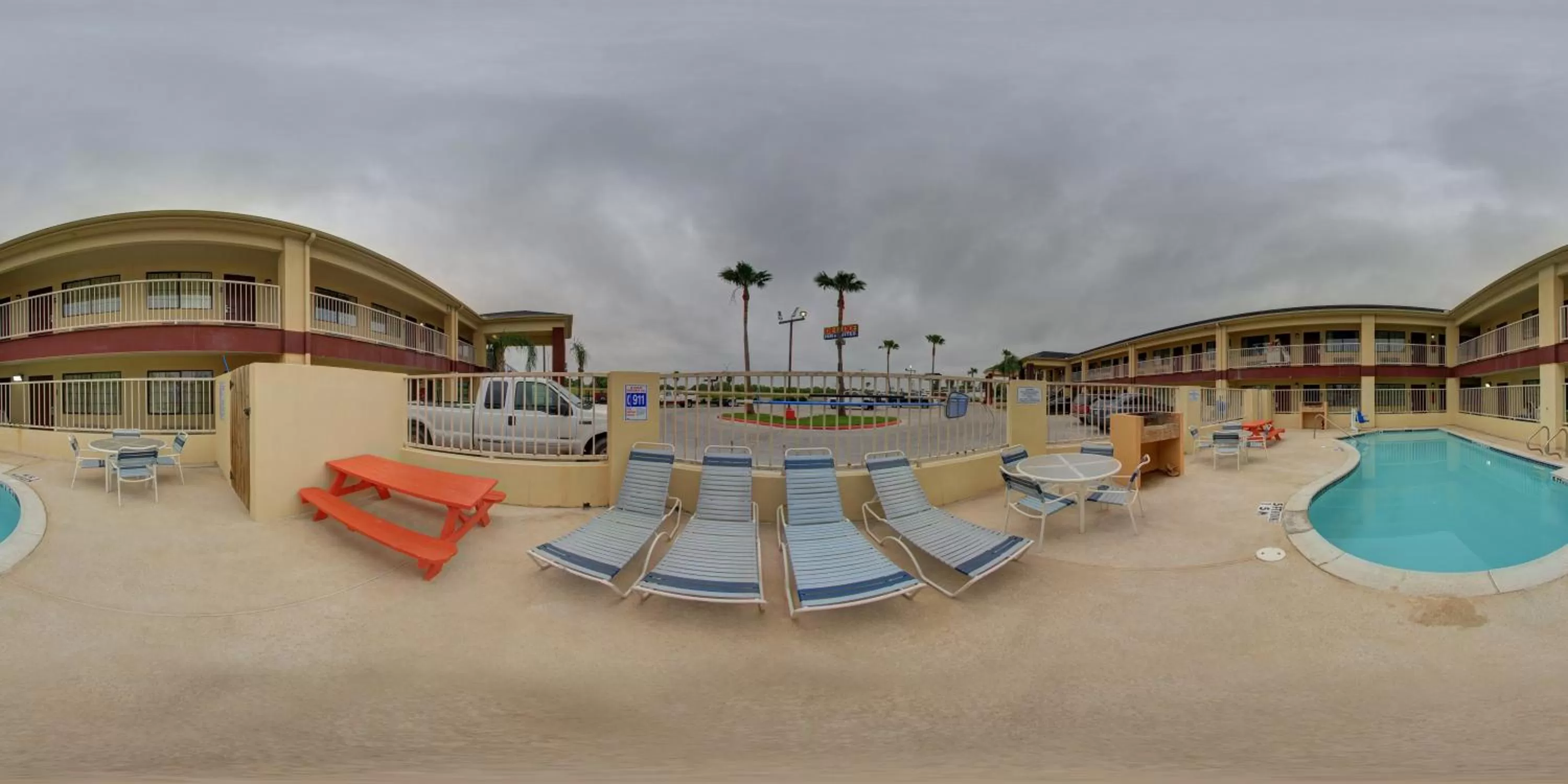 Deluxe Inn and Suites