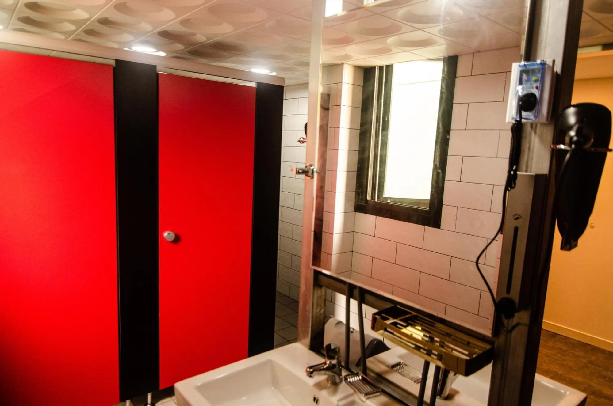 Shower in One Way Guesthouse Busan