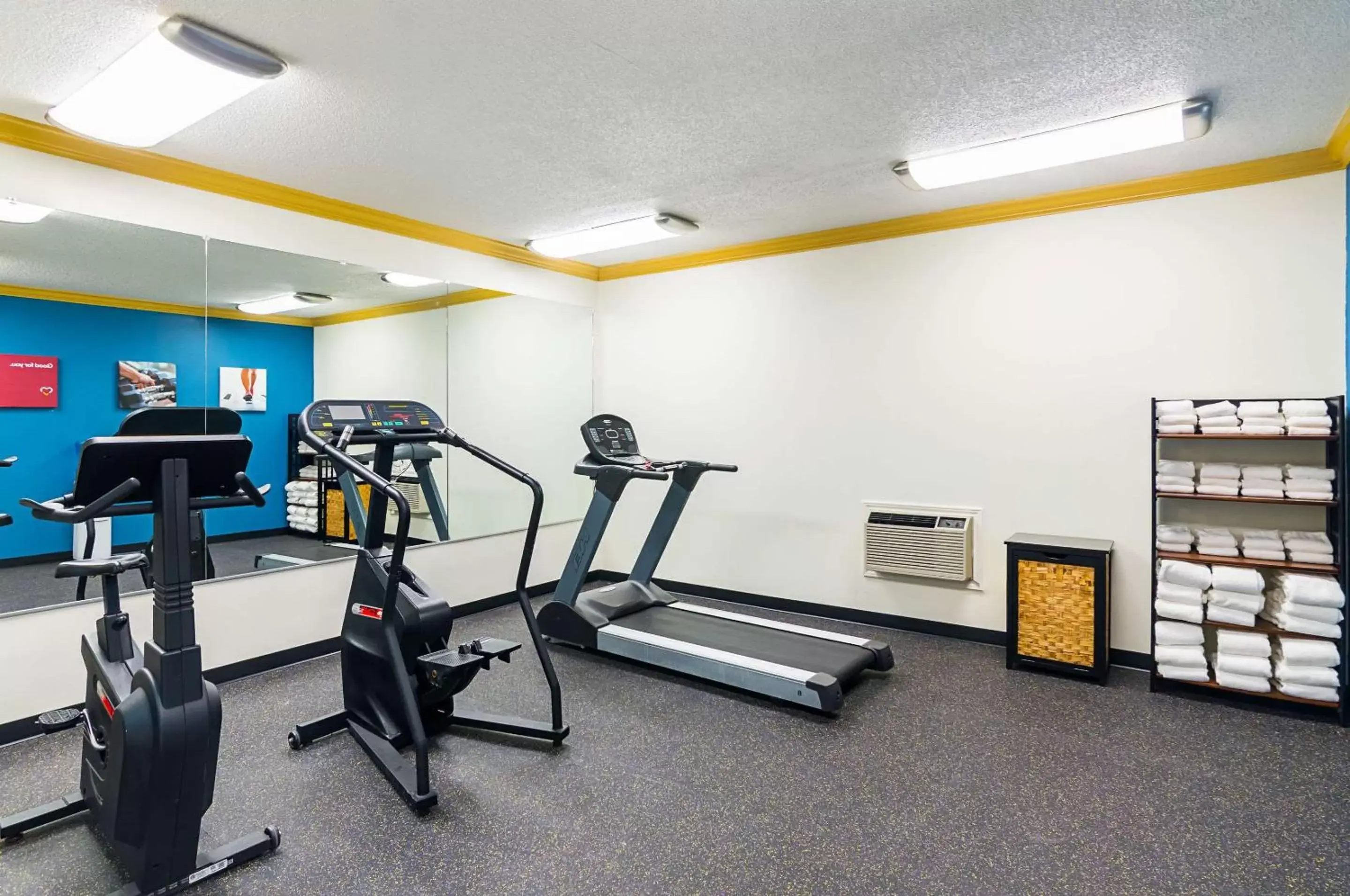 Fitness centre/facilities in Quality Suites Fitness centre/facilities in Quality Suites