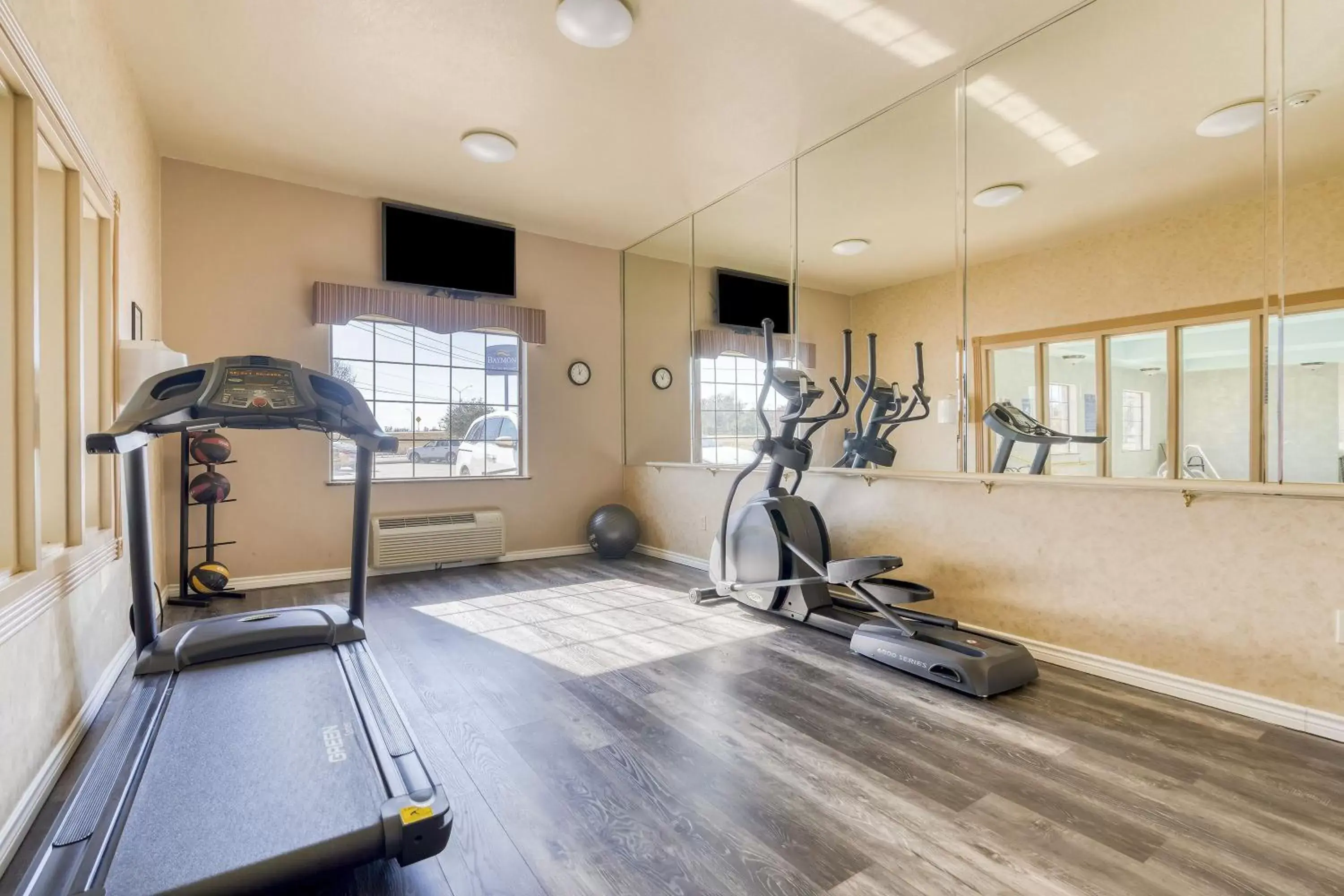 Fitness centre/facilities, Fitness Center/Facilities in Nature Inn & Suites