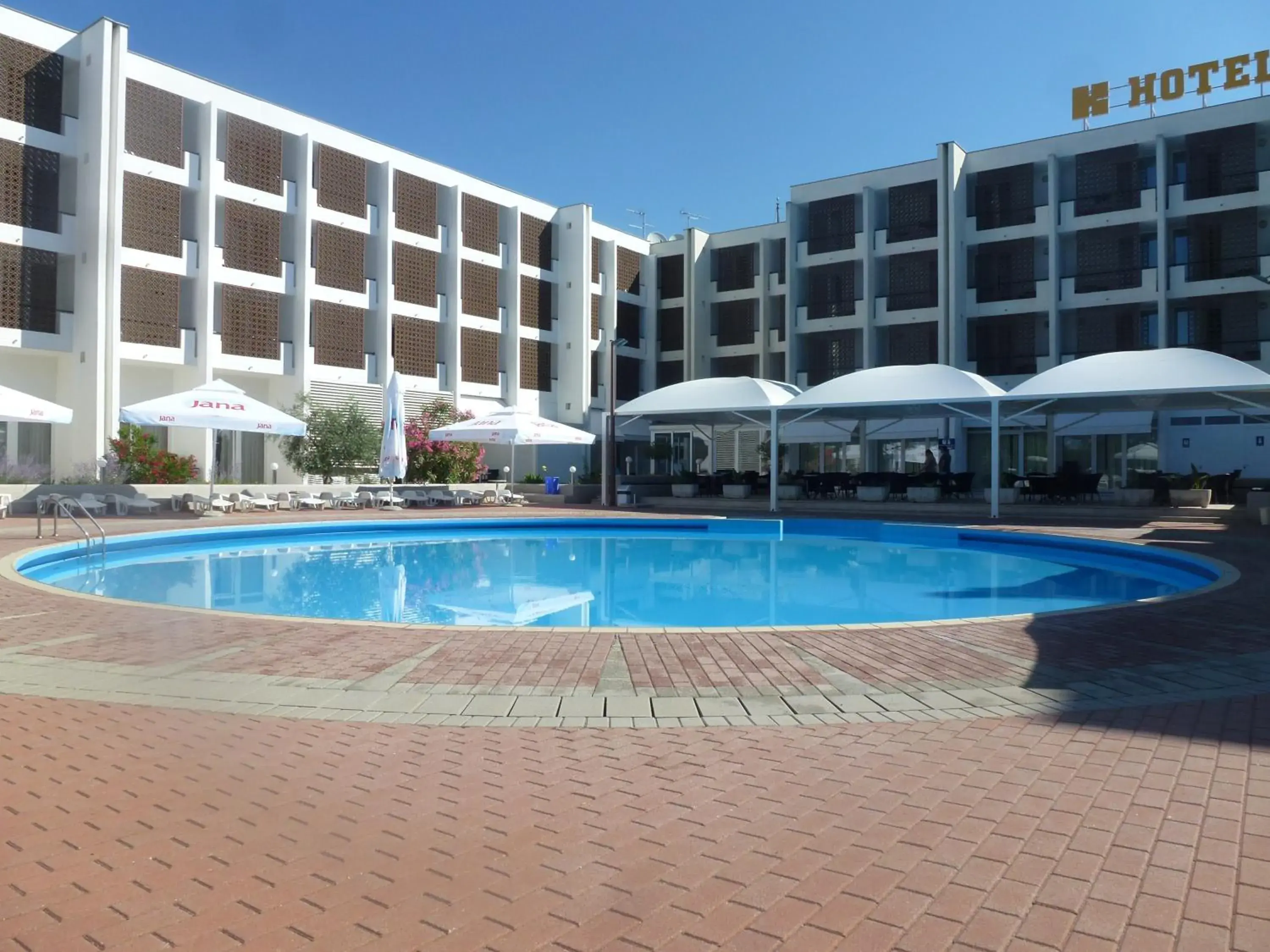 Swimming pool, Property Building in Hotel Kolovare
