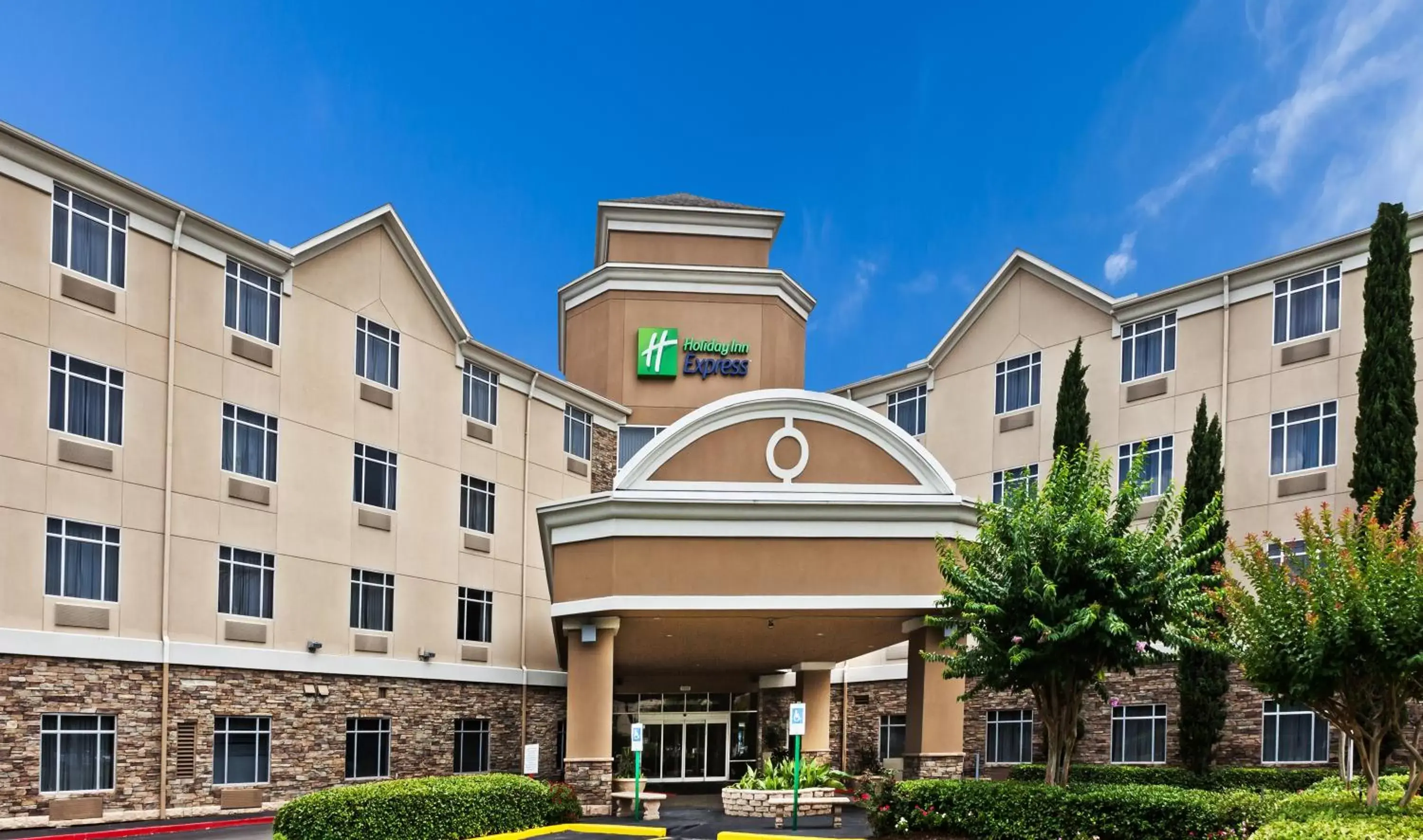Property Building in Holiday Inn Express Hotel & Suites Houston-Downtown Convention Center, an IHG Hotel