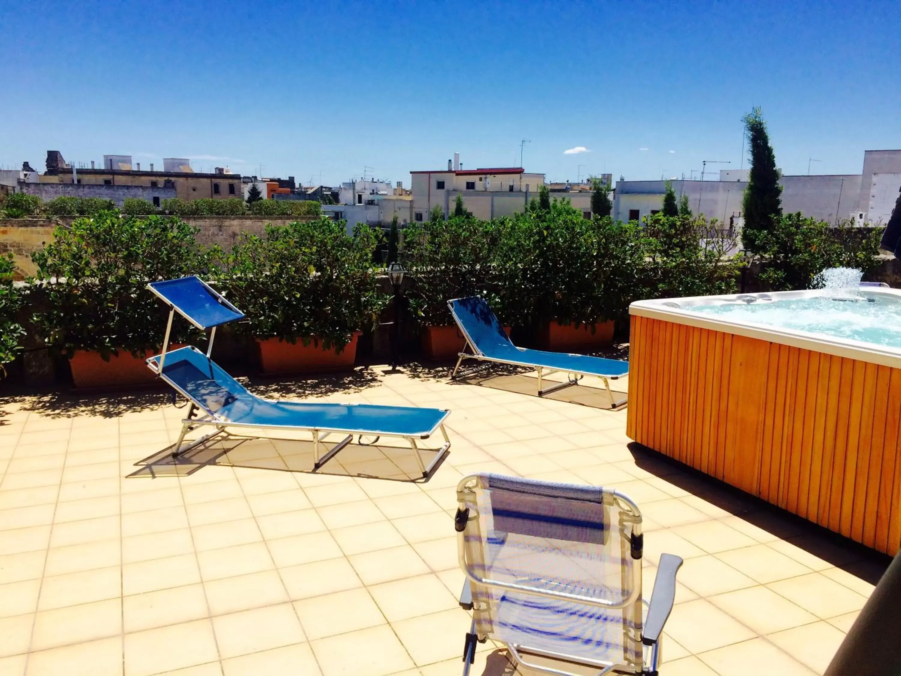 Hot Tub, Swimming Pool in Castello Conti Filo