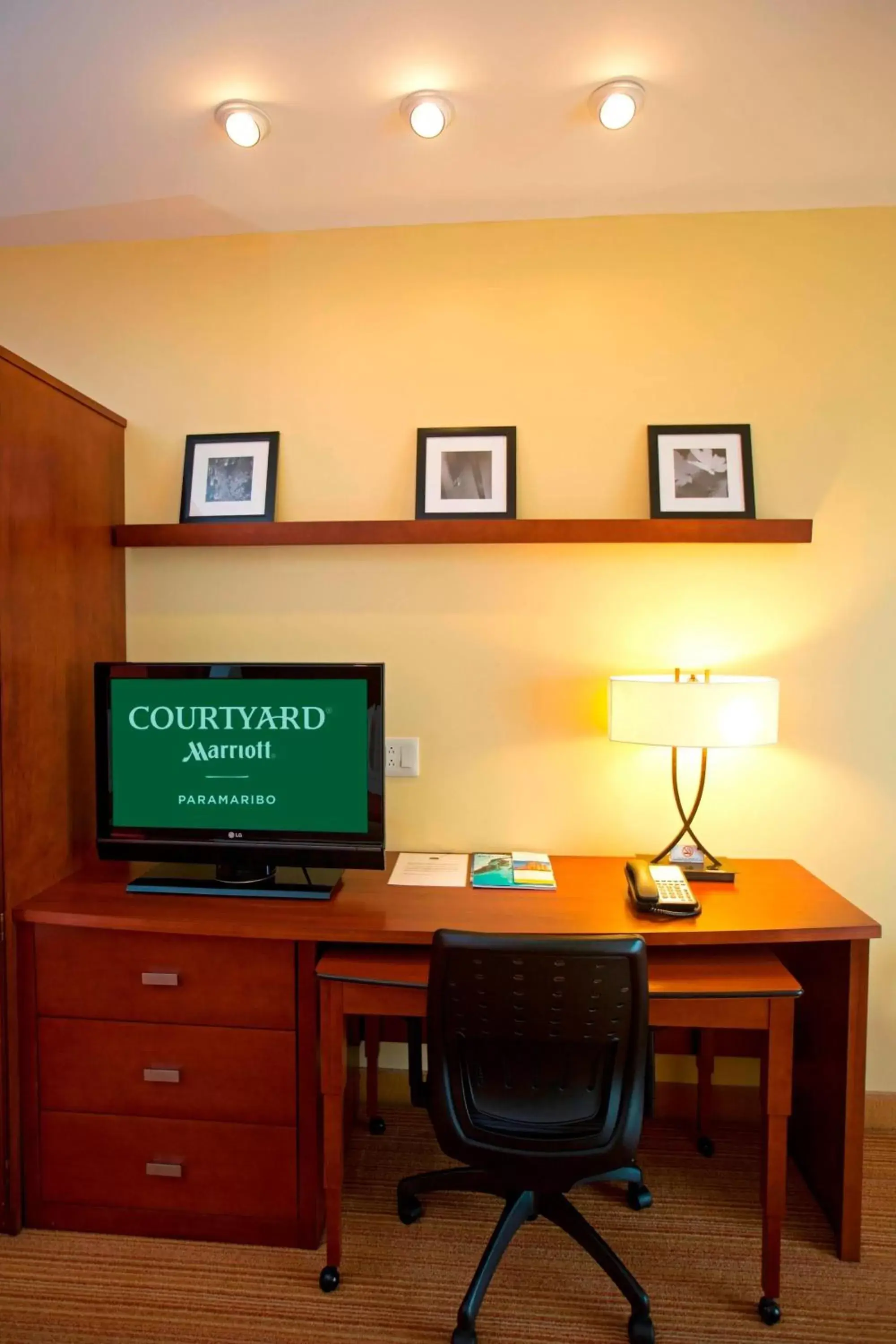 Photo of the whole room, TV/Entertainment Center in Courtyard by Marriott Paramaribo