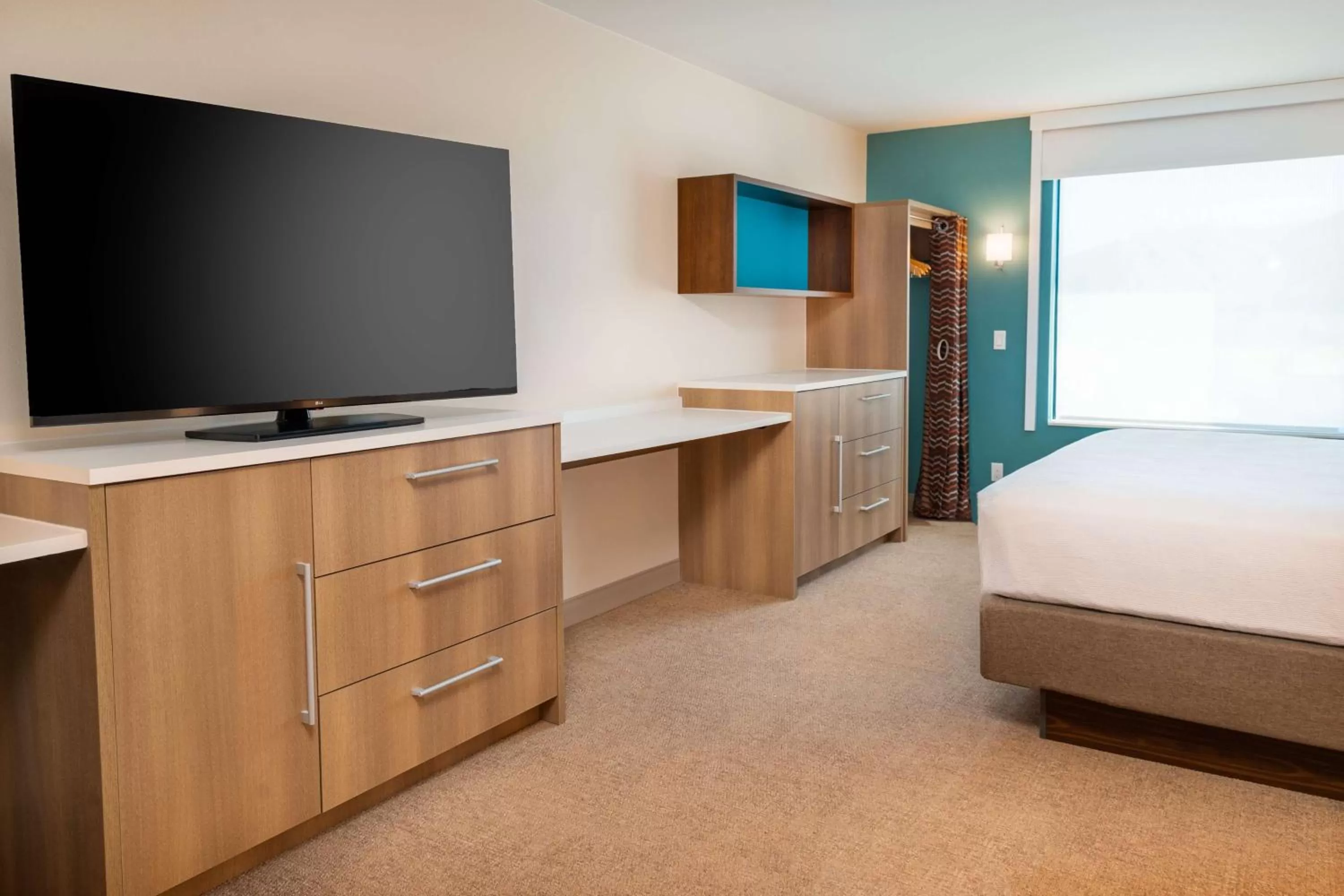 Bedroom, Bed in Home2 Suites Corona, Ca