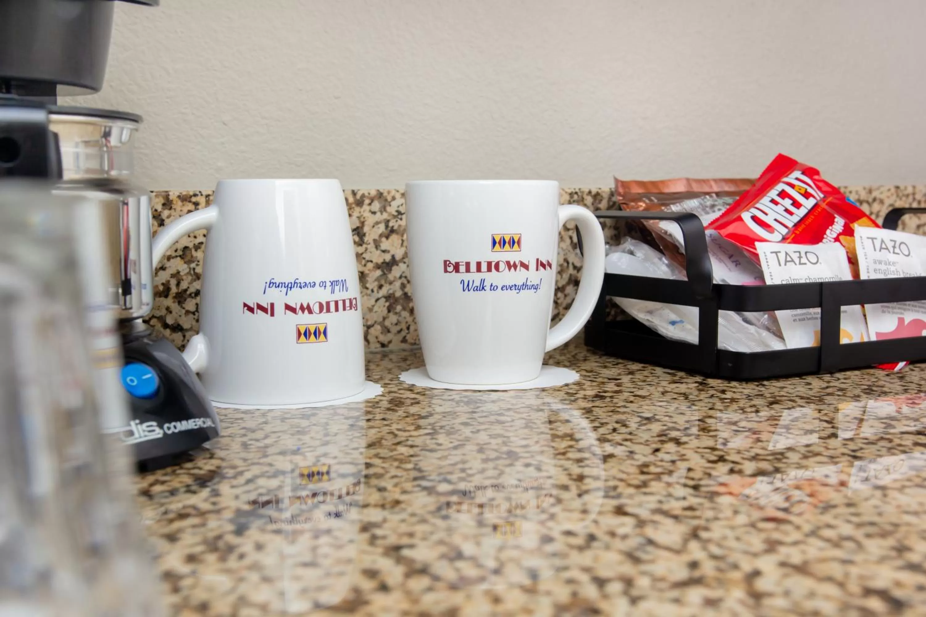 Coffee/tea facilities in Belltown Inn