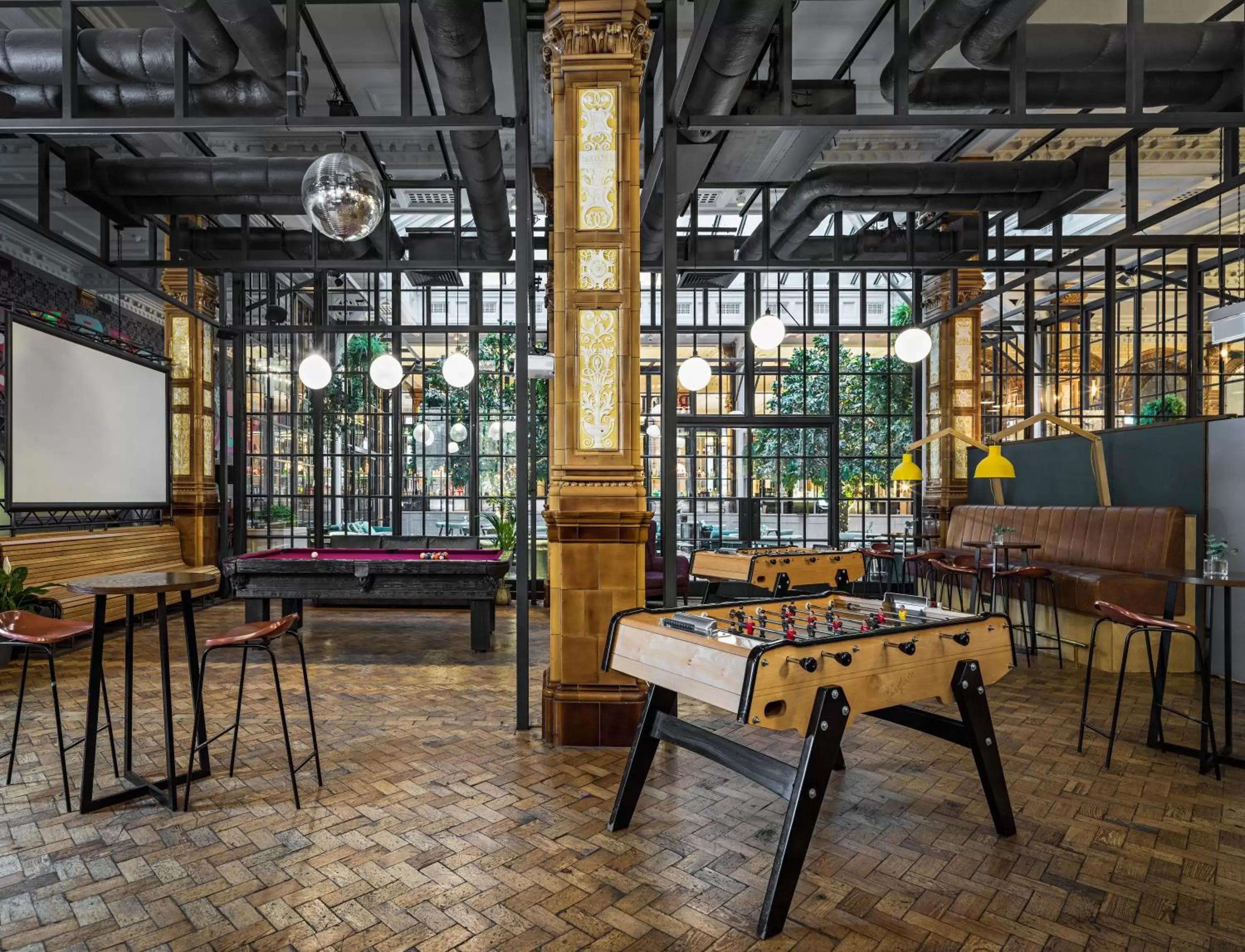 Game Room, Lounge/Bar in Kimpton Clocktower, an IHG Hotel