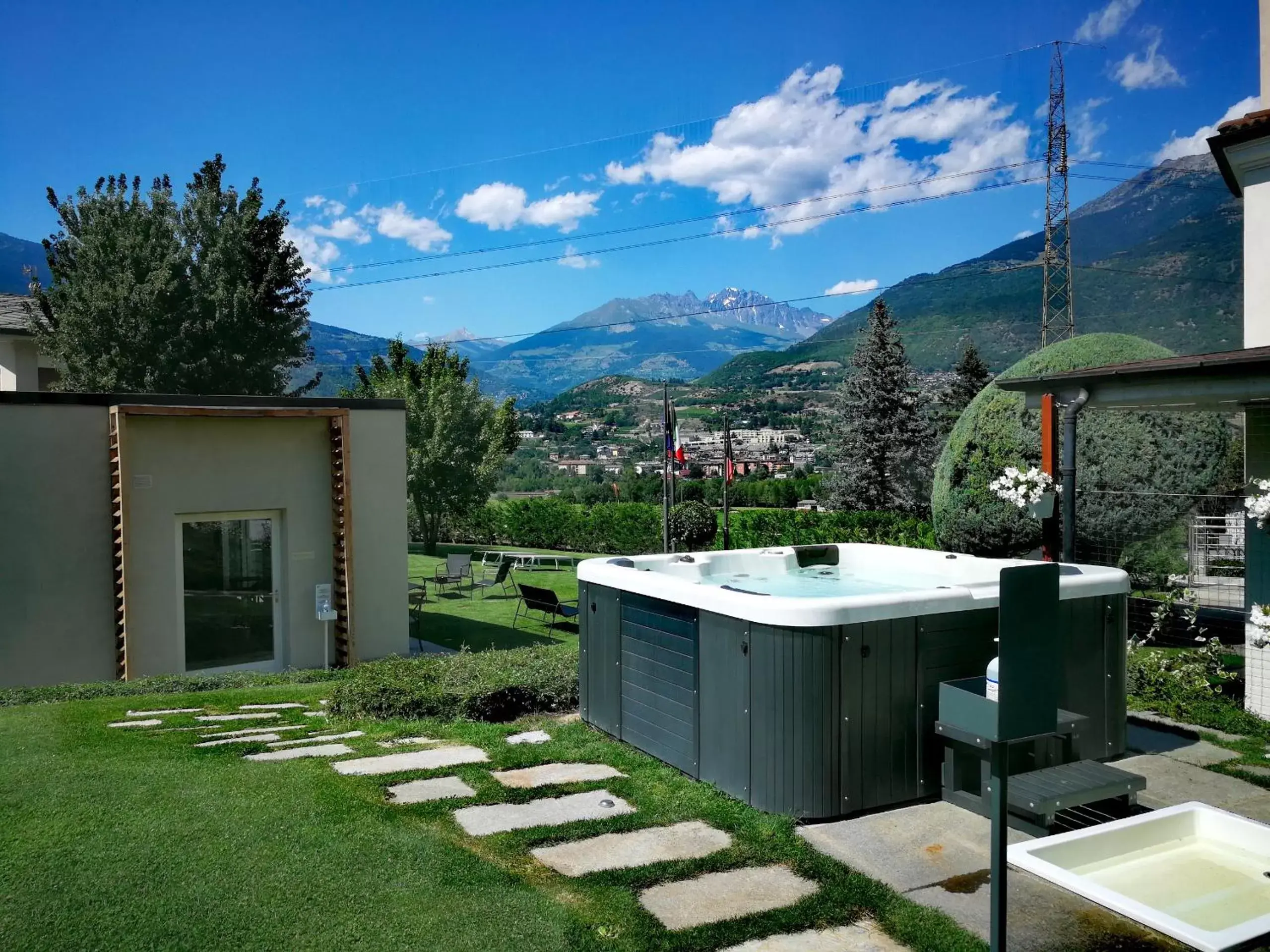 Hot Tub in Hotel Diana Jardin et Spa