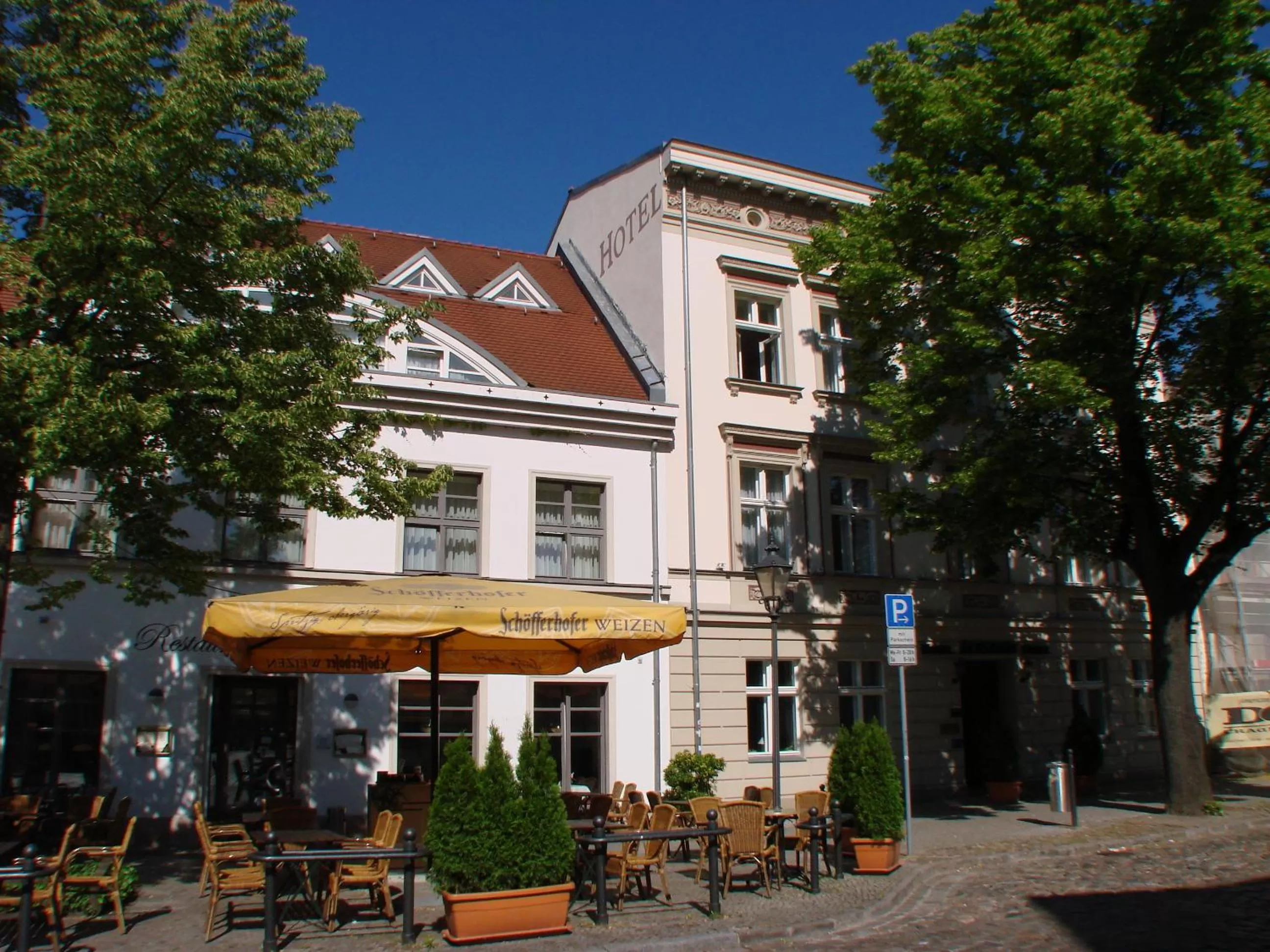 Facade/entrance in Altstadt Hotel