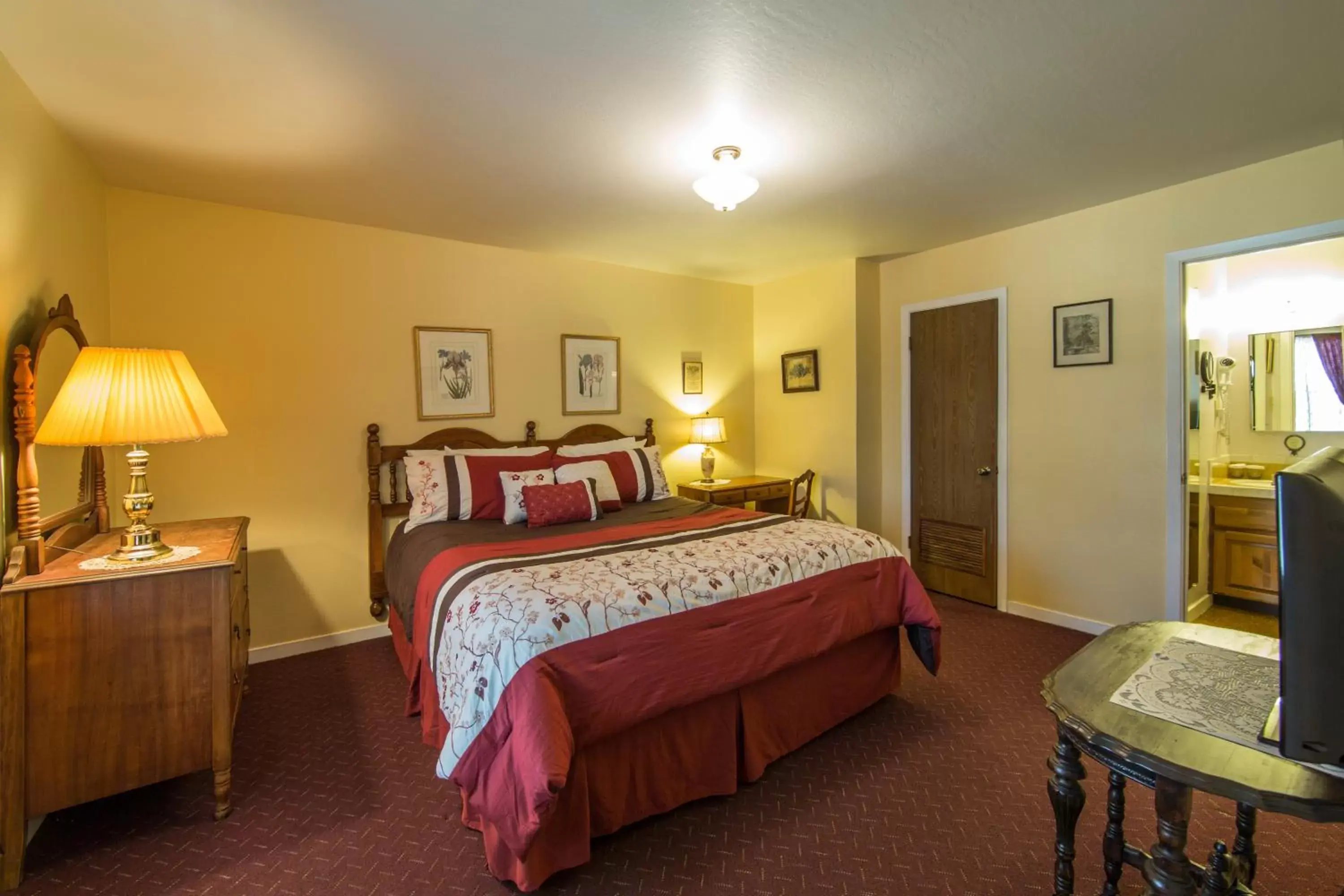 Bed in Historic Cary House Hotel