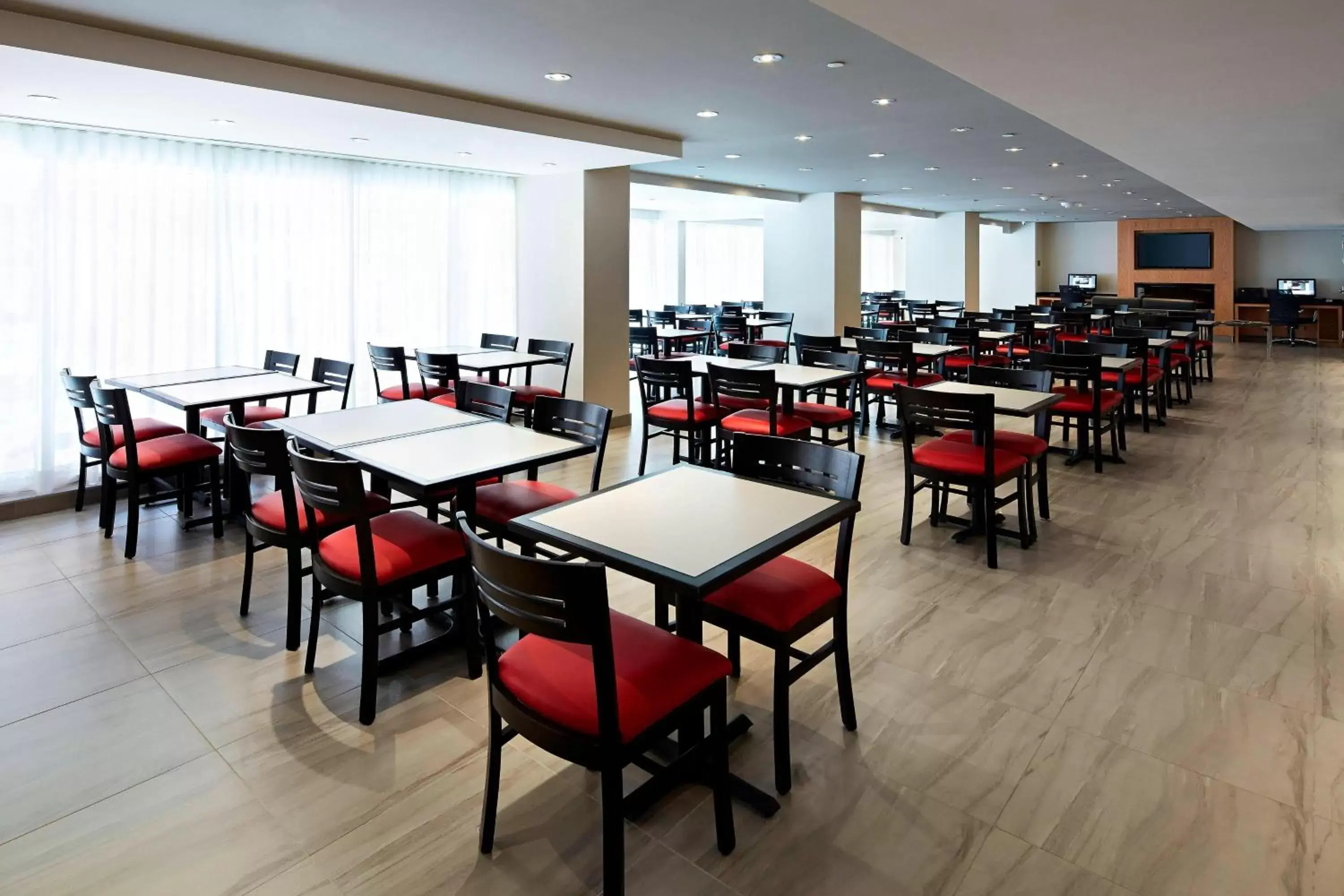 Restaurant/Places to Eat in Residence Inn by Marriott Montréal Downtown