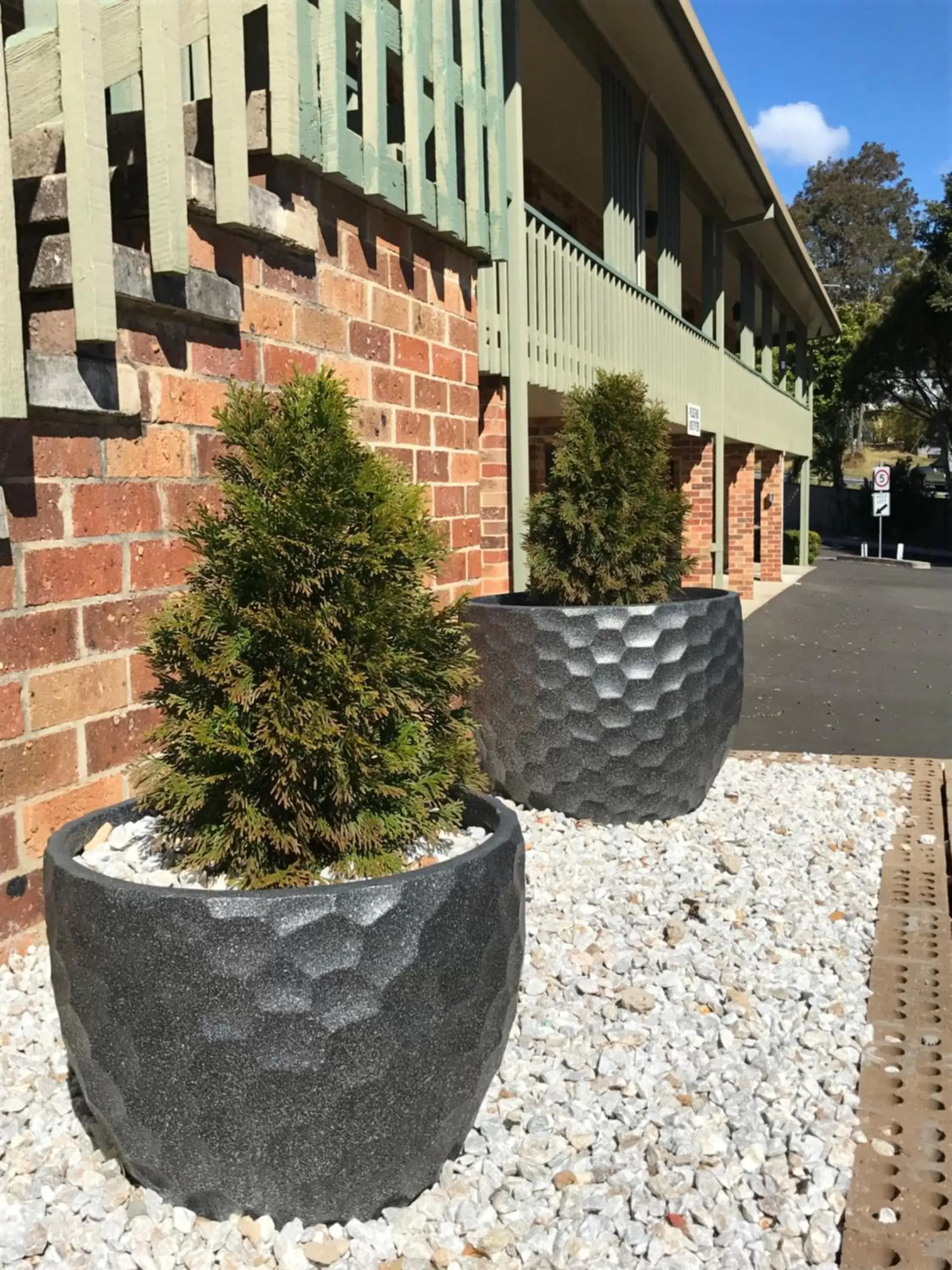 Garden, Property Building in Sunseeker Motor Inn