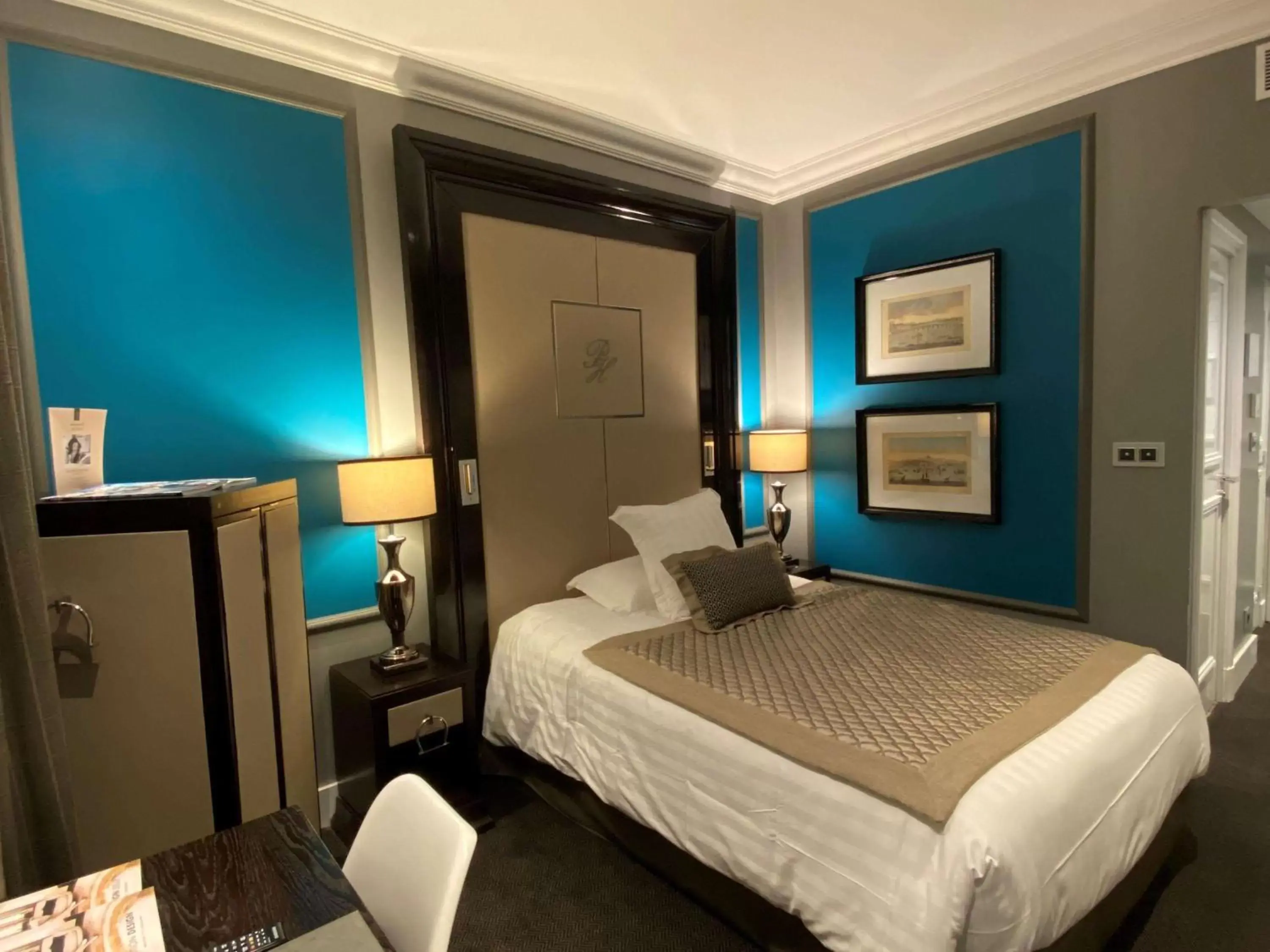 Photo of the whole room, Bed in Park Hôtel Grenoble - MGallery