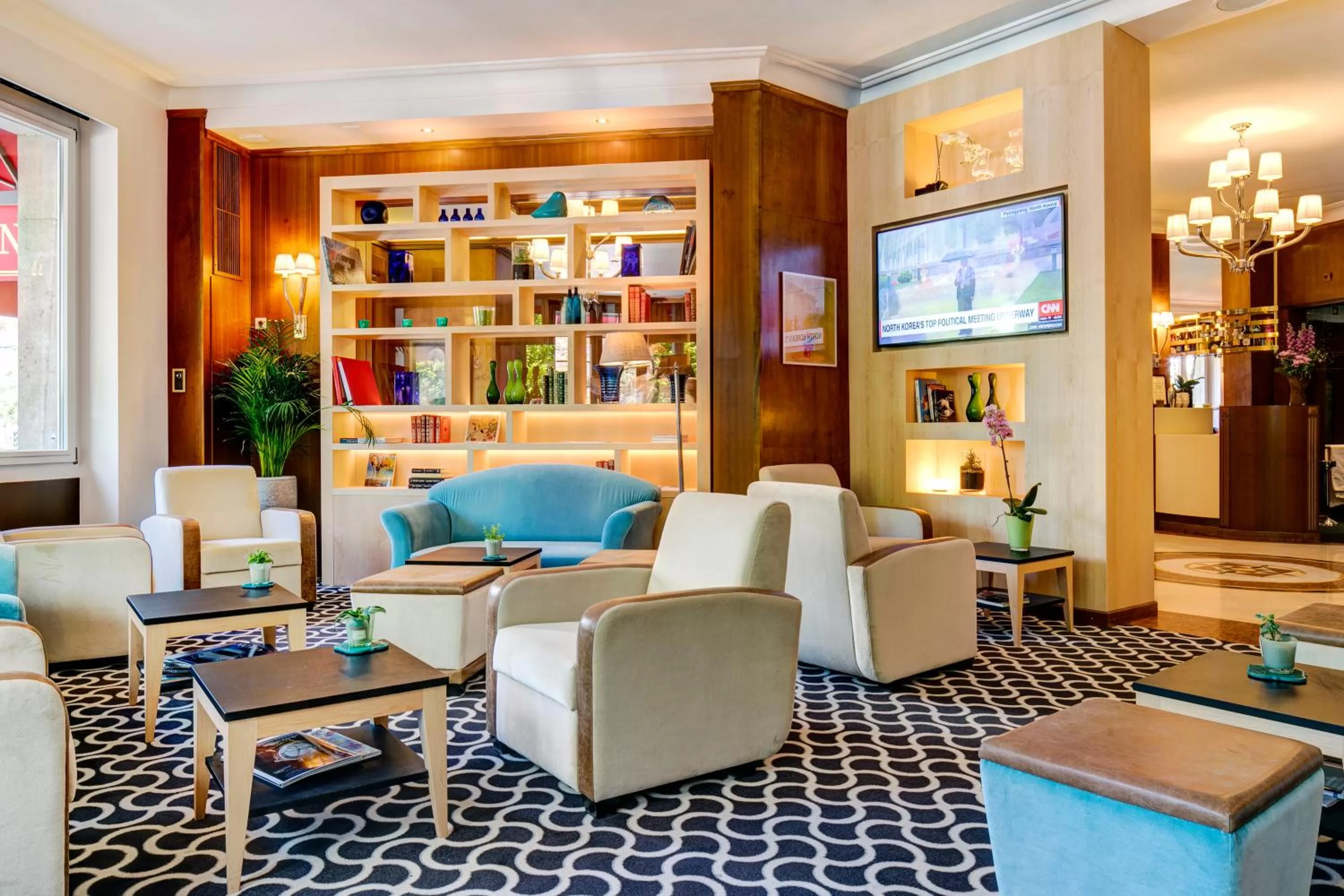 Communal lounge/ TV room in Hotel Eden