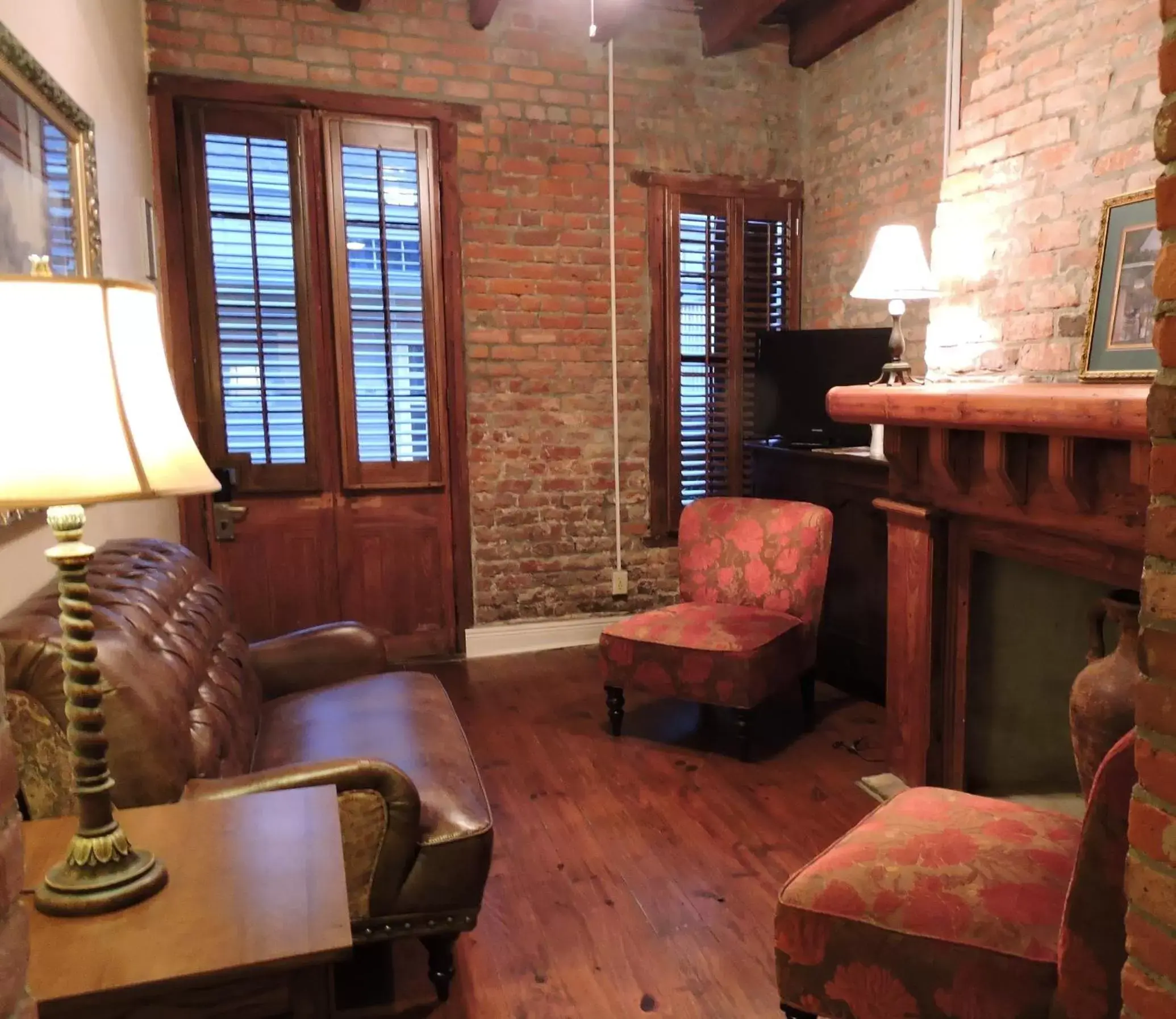 Living room, Seating Area in French Quarter Courtyard Hotel and Suites