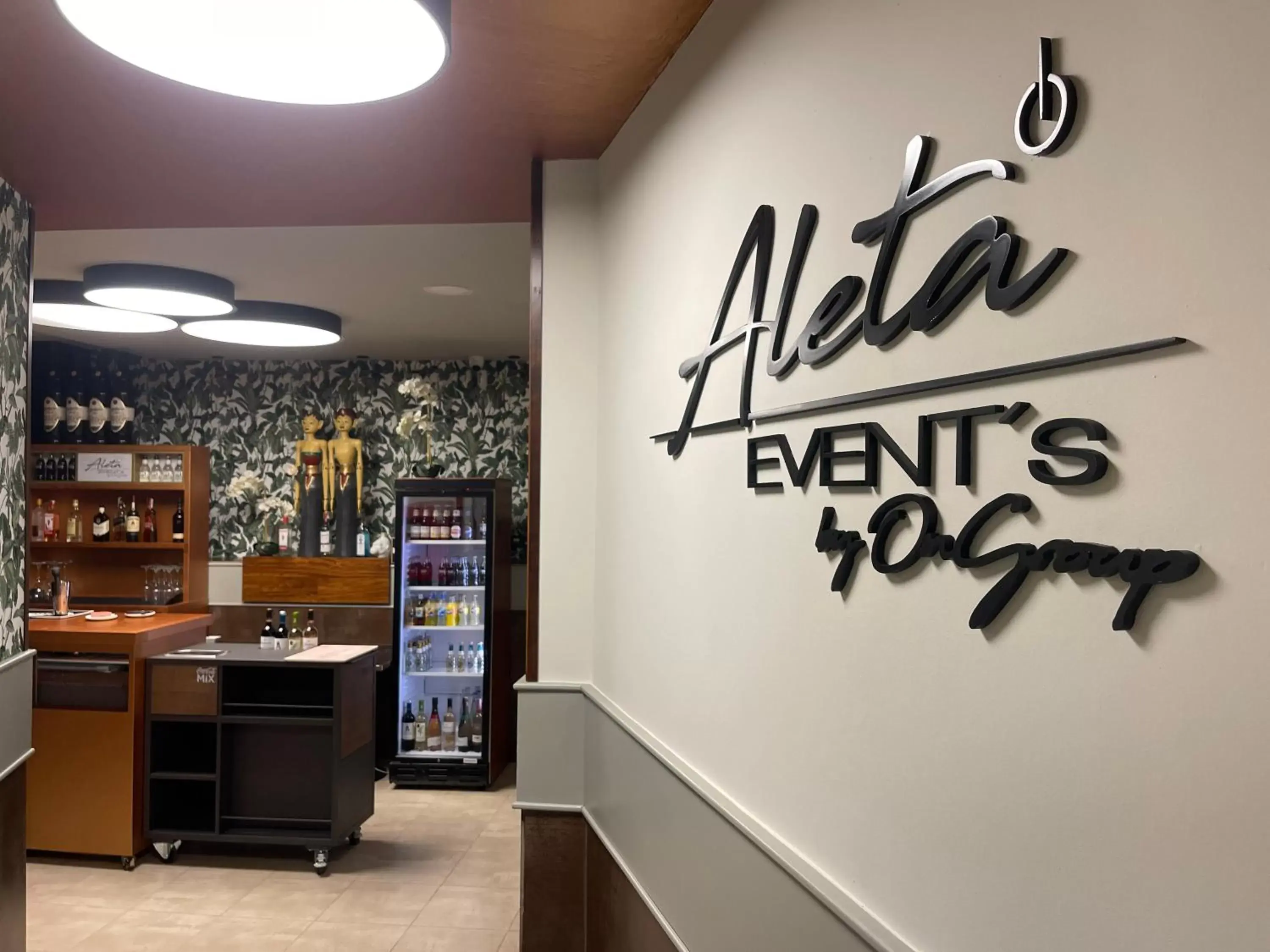 Entertainment in ON ALETA ROOM designed for adults